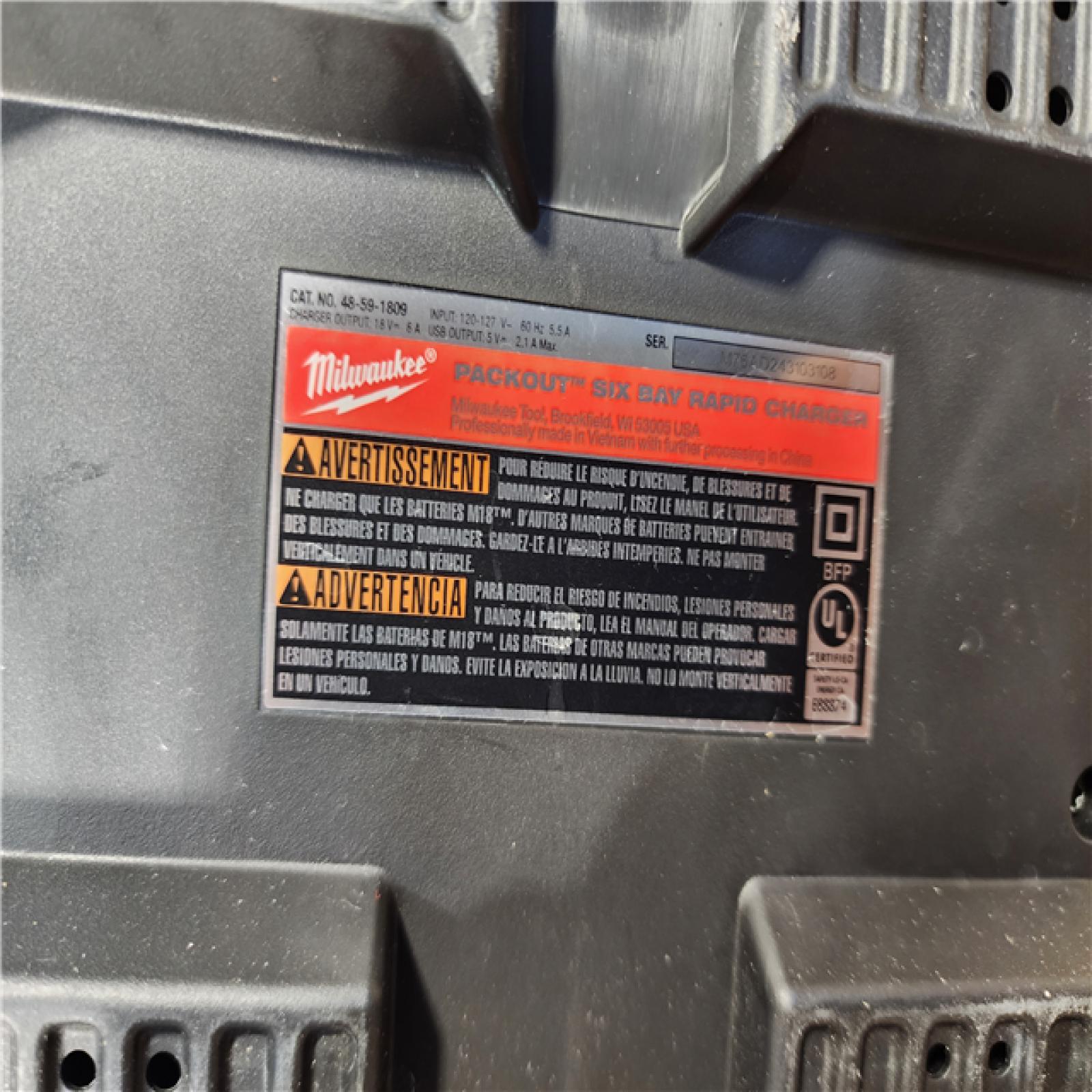 HOUSTON LOCATION - AS - IS Milwaukee 18V Lithium-Ion PACKOUT 6-Port Rapid Charger