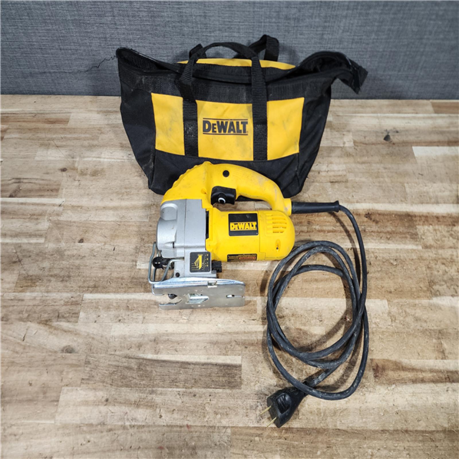 HOUSTON LOCATION - AS - IS DEWALT DW317 Variable-Speed Orbital Jigsaw