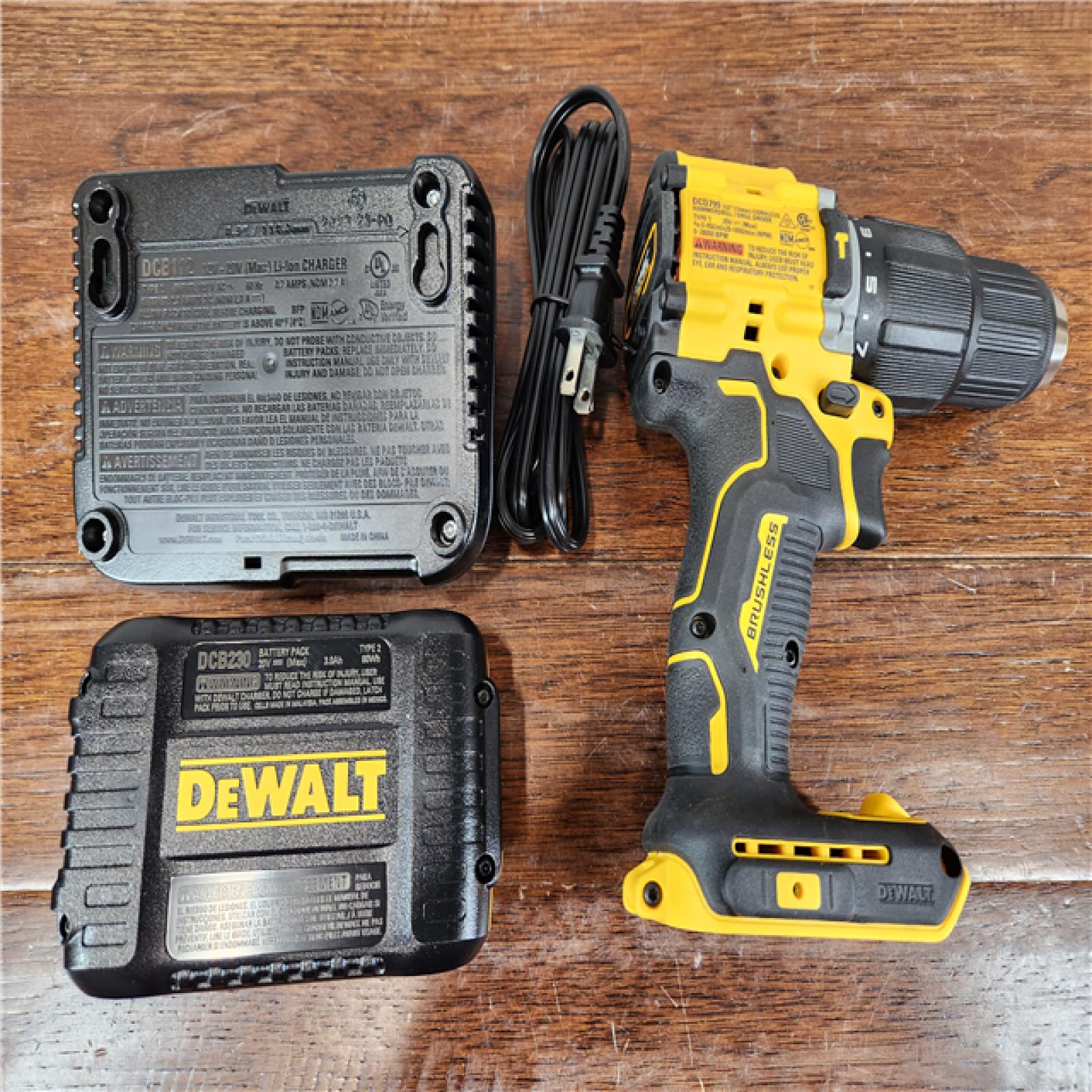 AS-IS DEWALT ATOMIC 20V MAX Brushless Cordless 1/2 Hammer Drill Kit