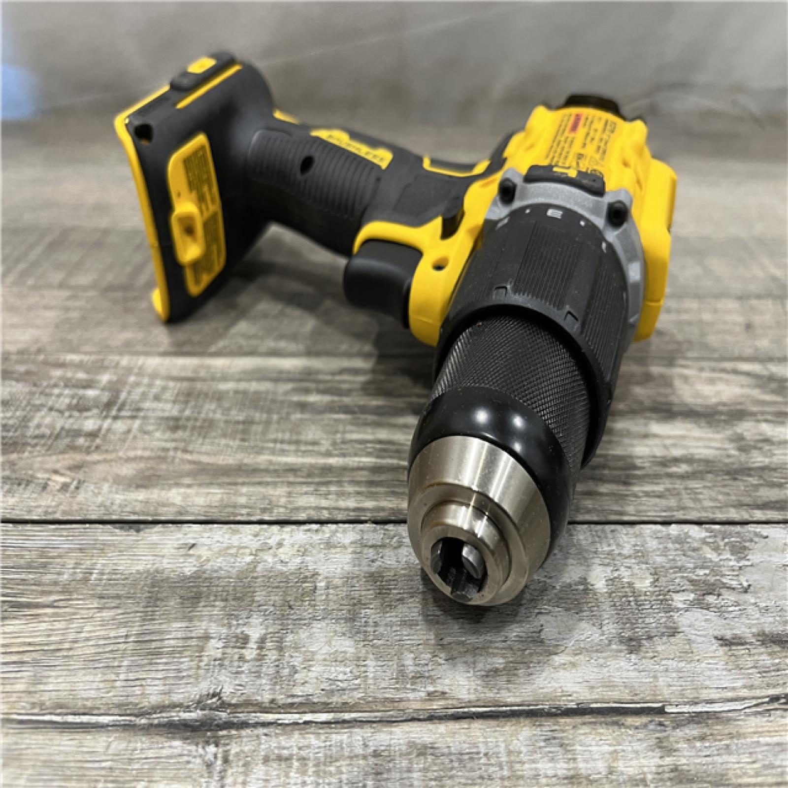 AS-IS DEWALT ATOMIC 20V Lithium-Ion Cordless 1/2 in. Hammer Drill Kit