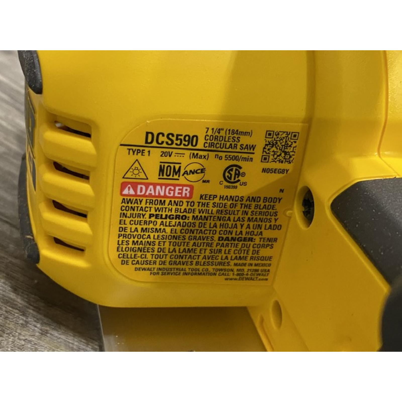 AS-IS DEWALT 20-Volt MAX 7-1/4 in. Cordless Circular Saw (Tool Only)