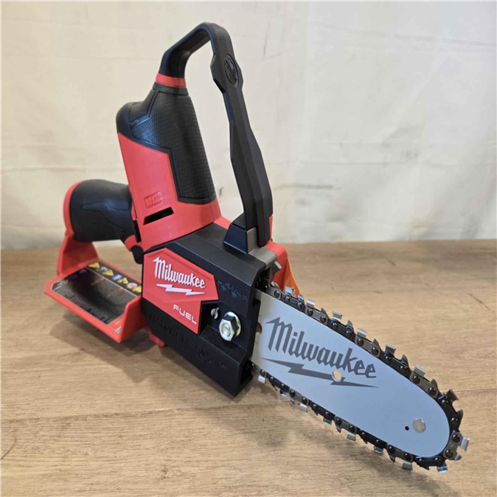 AS-IS Milwaukee FUEL 12V Battery 6 in. HATCHET Pruning Saw Kit