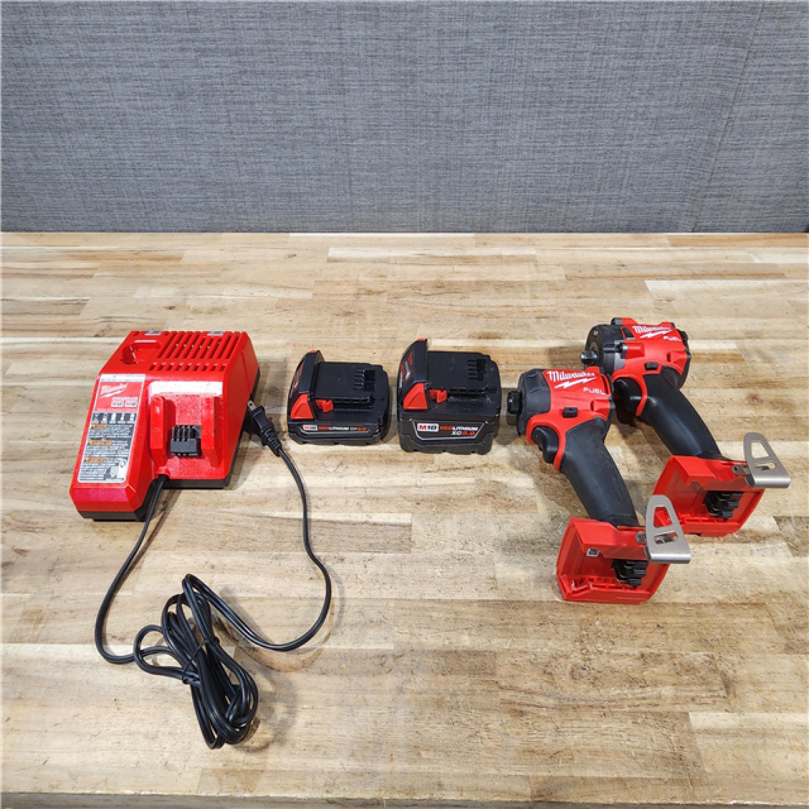HOUSTON LOCATION - AS - IS Milwaukee 2 Tool Combo Kit W/ (2) Battery & Charger