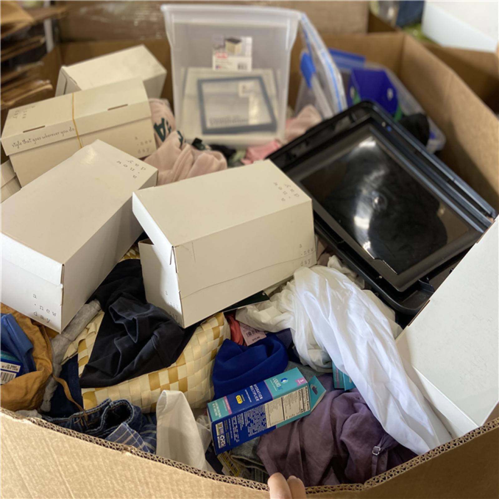 DALLAS LOCATION - BULLSEYE CLOTHING, HOME GOODS PALLET