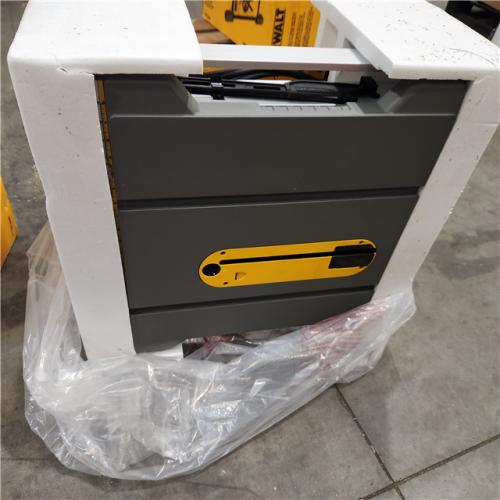Excellent - DEWALT 15 Amp Corded 8-1/4 in. Compact Portable Jobsite Table Saw