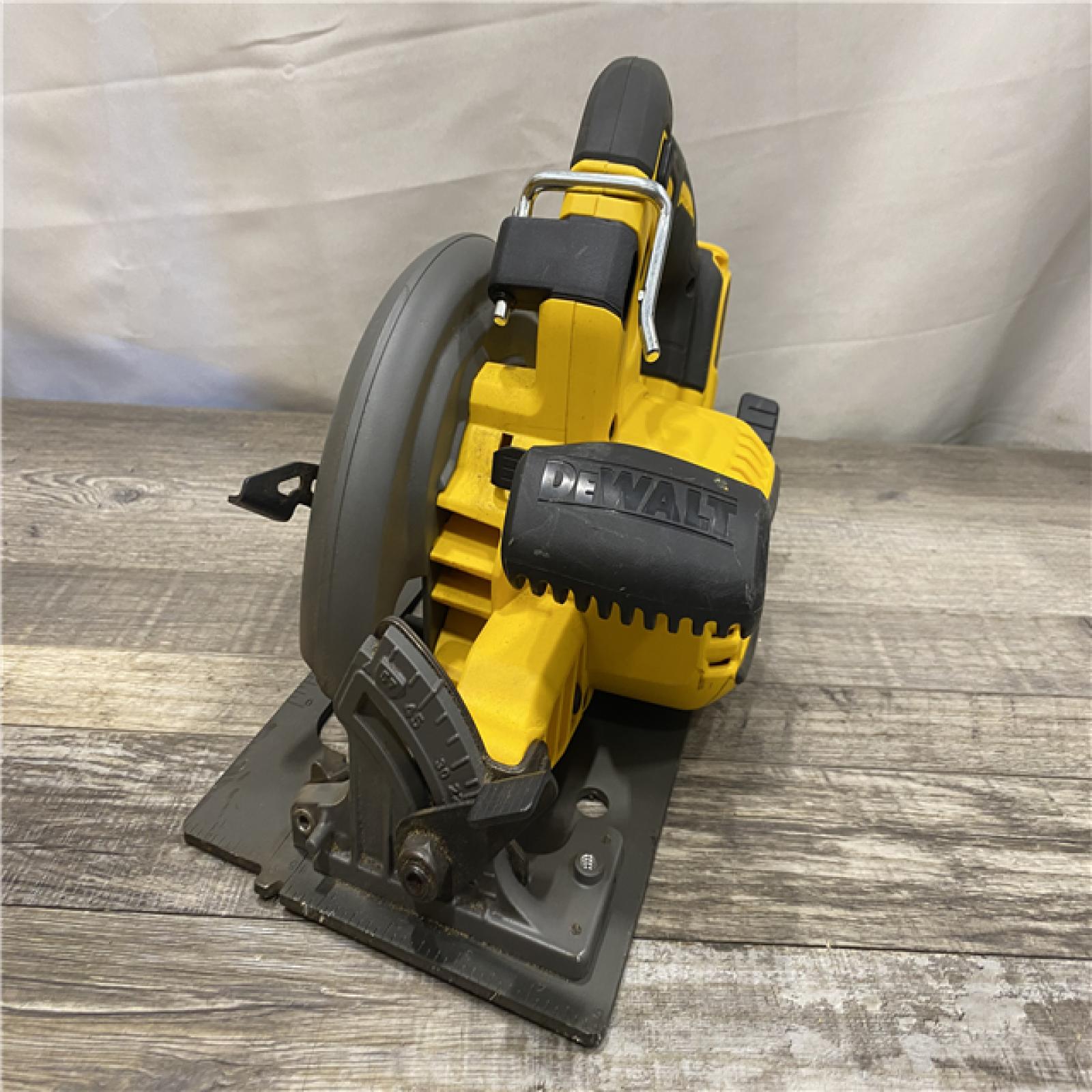 AS-IS DEWALT FLEXVOLT 60V MAX Cordless Brushless 7-1/4 in. Circular Saw with Brake (Tool Only)