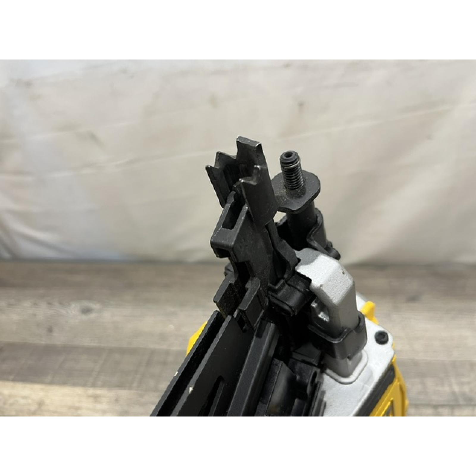 AS-IS DEWALT 20-Volt 21° Cordless Framing Nailer (Tool-Only)