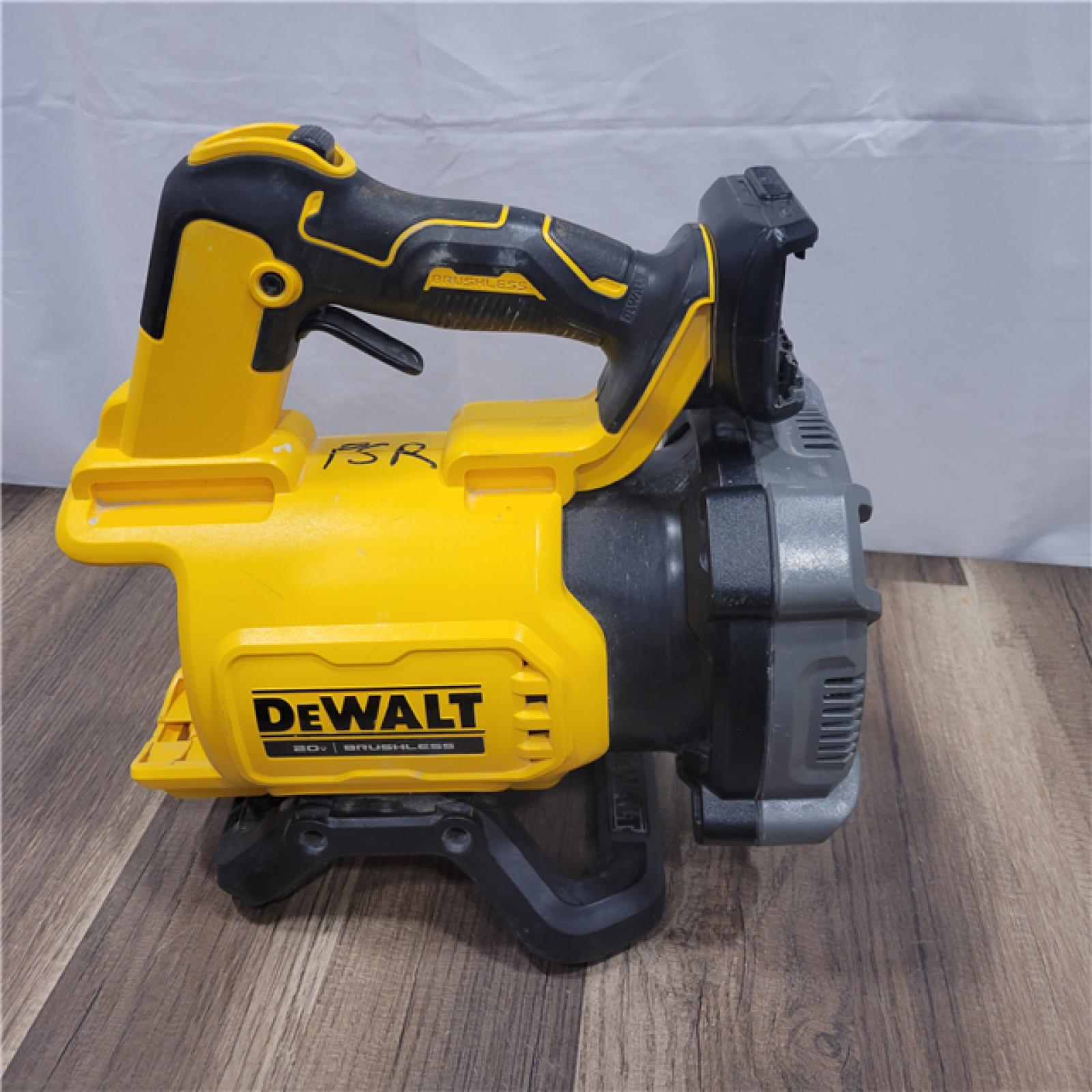 AS-IS DEWALT 20V MAX* XR Brushless Cordless Handheld Blower Kit