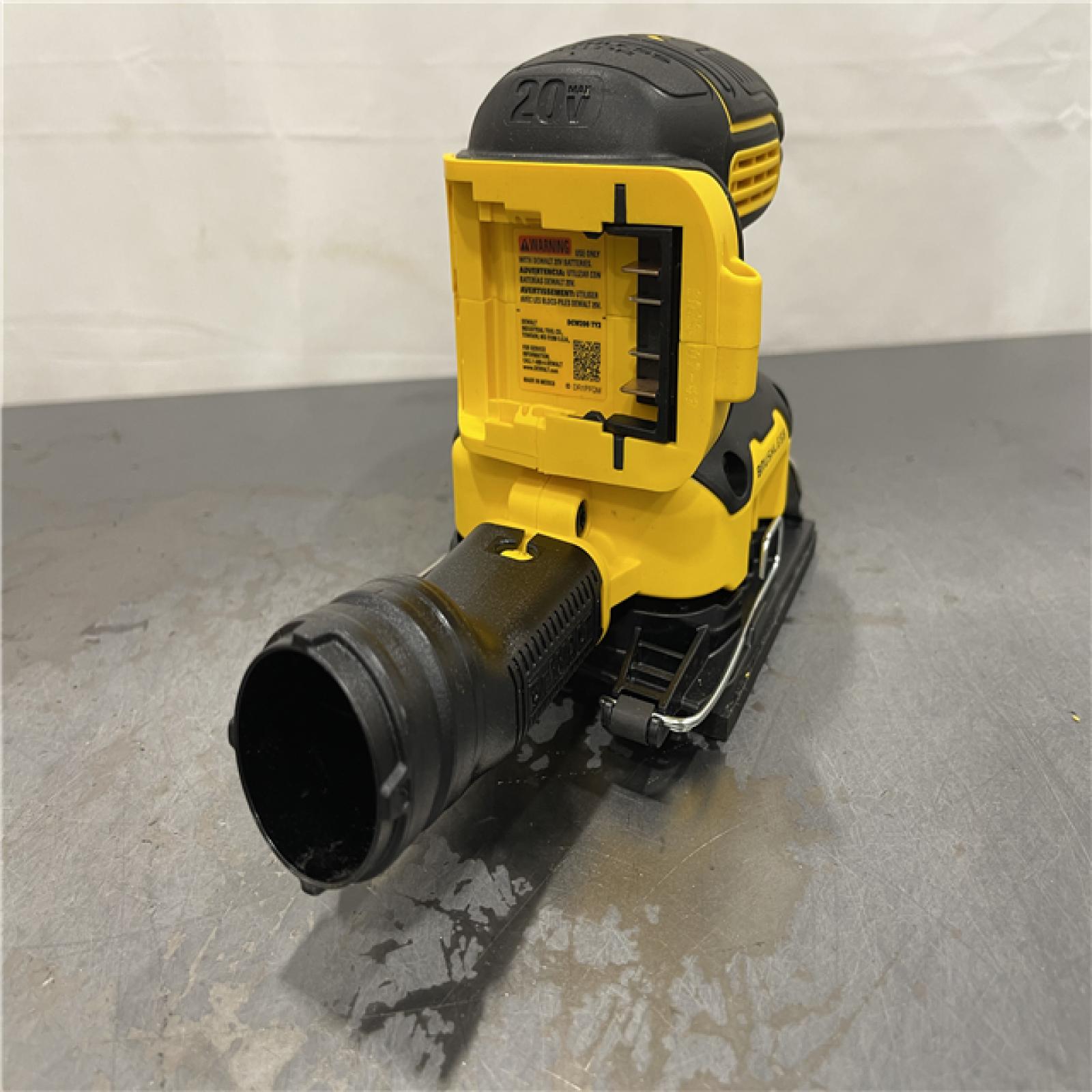 AS-IS - DEWALT 20V MAX XR Brushless Cordless 1/4 Sheet Variable Speed Sander