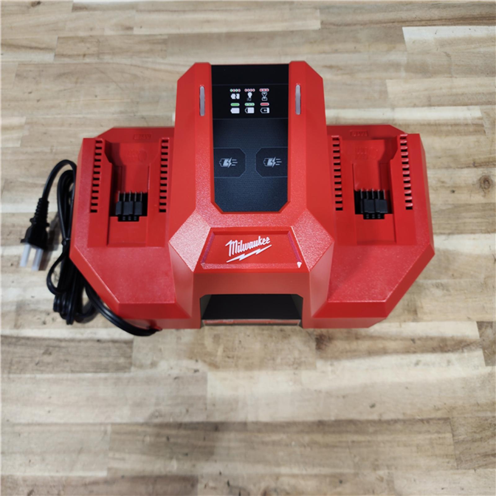 HOUSTON LOCATION - AS-IS (APPEARS LIKE NEW) Milwaukee M18 18V Dual Bay Simultaneous Super Charger
