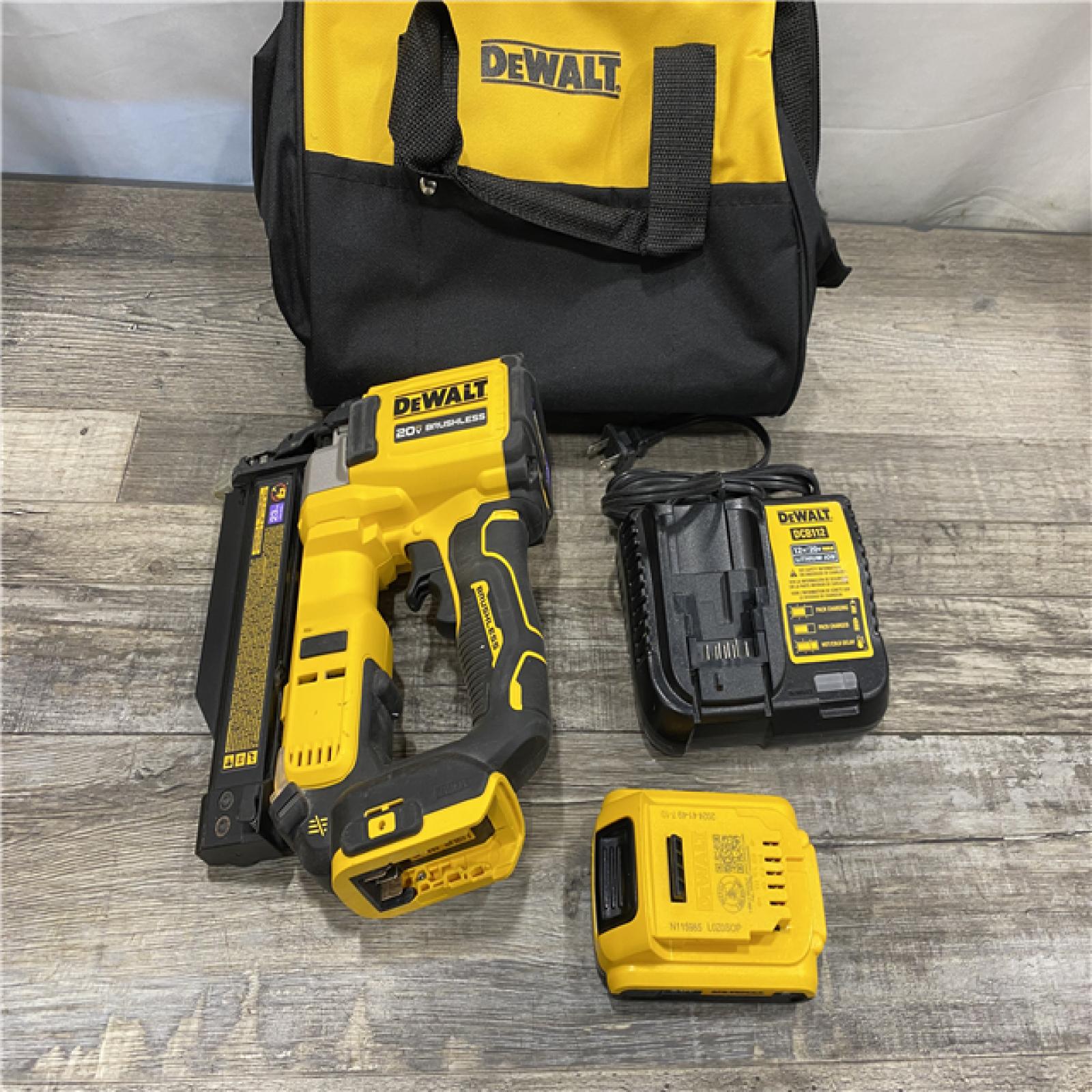 AS-IS DEWALT ATOMIC 20V MAX Lithium Ion Cordless 23 Gauge Pin Nailer Kit