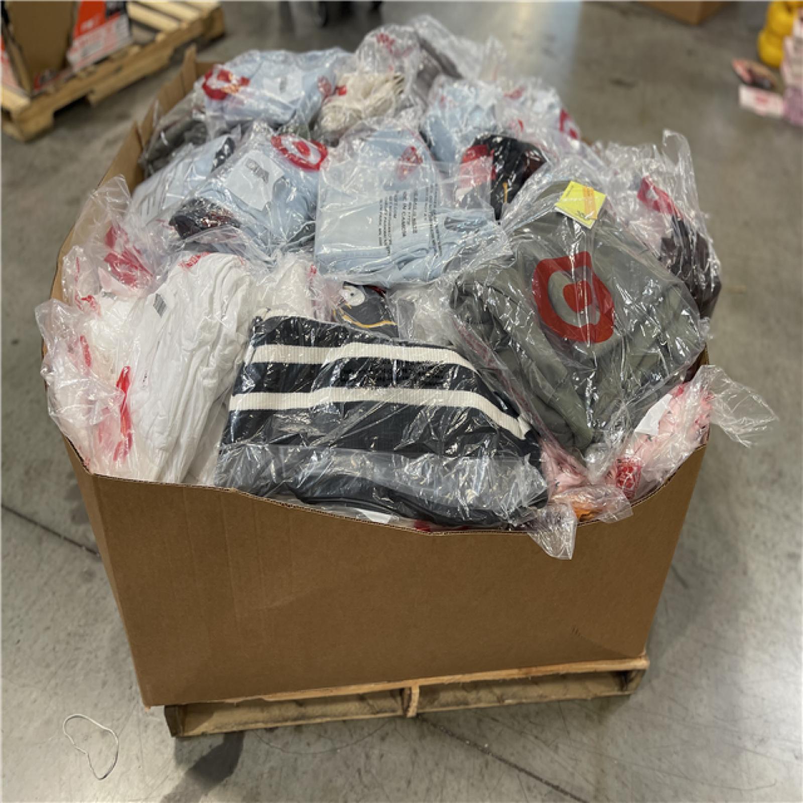 DALLAS LOCATION- NEW!- BULLSEYE MIXED PALLET (300 UNITS)