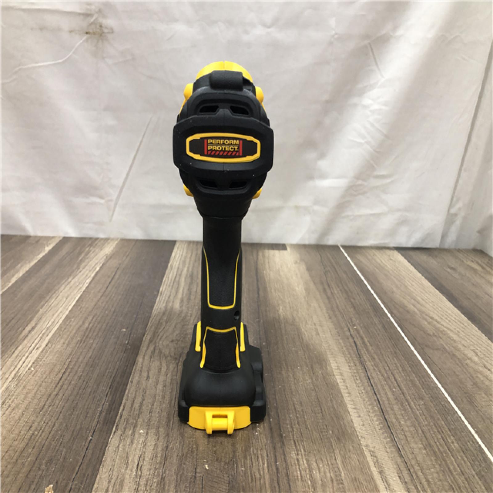 AS-IS DEWALT 20V XR Lithium-Ion Cordless Hammer Drill Kit