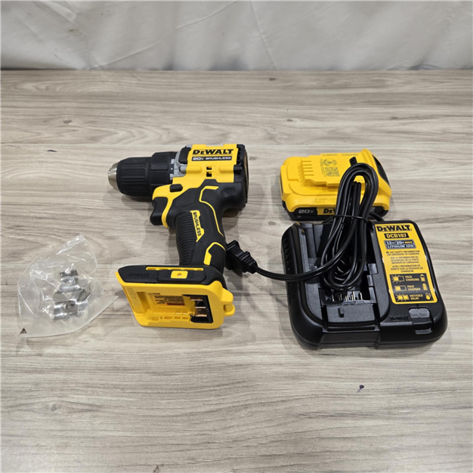 AS-IS DEWALT ATOMIC COMPACT SERIES 20V MAX* Cordless Drill/Driver Kit