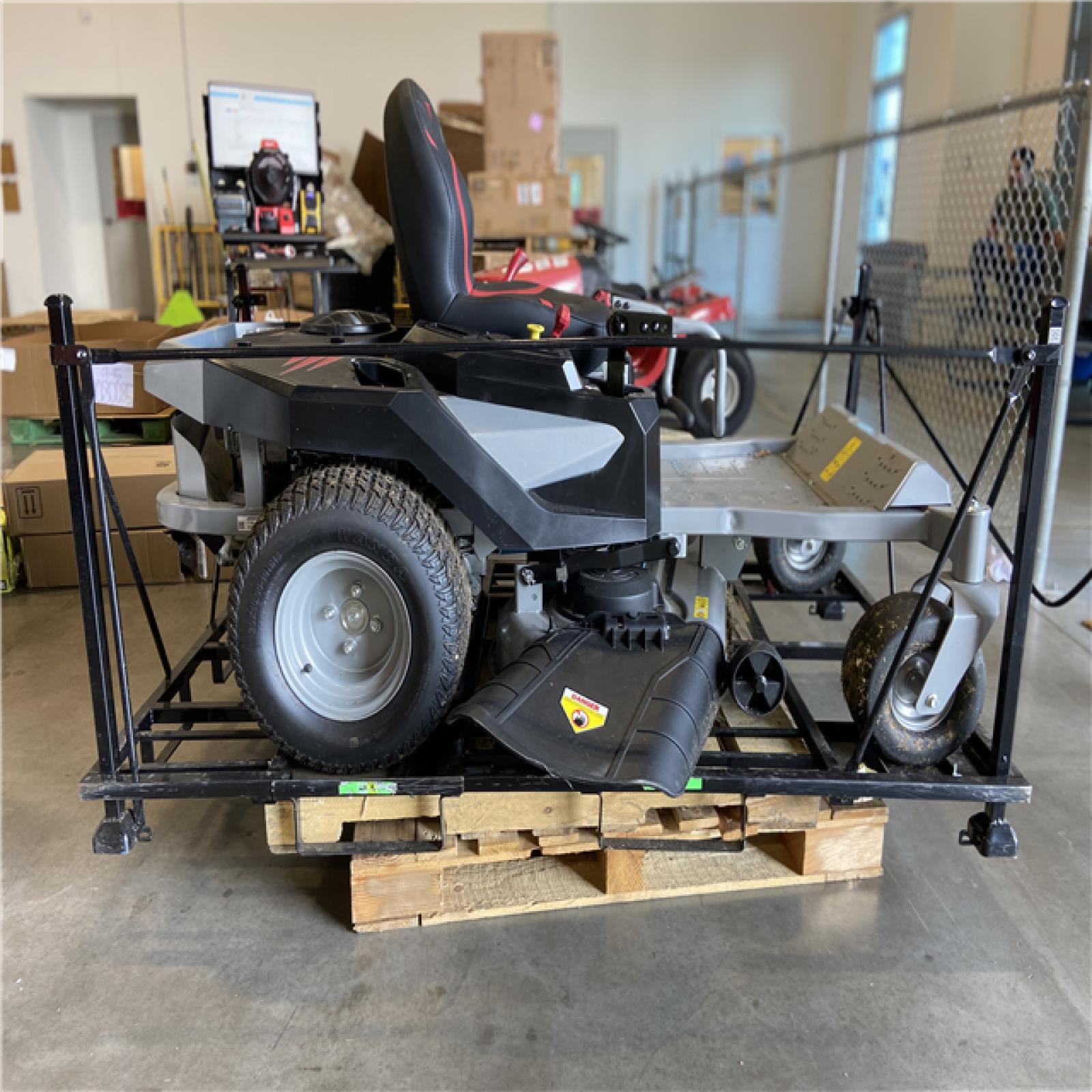 DALLAS LOCATION - Murray Cruz 42 in. 19.0 HP 540cc EX1900 Series Briggs and Stratton Engine Dual Hydrostatic Drive Gas Zero Turn Mower