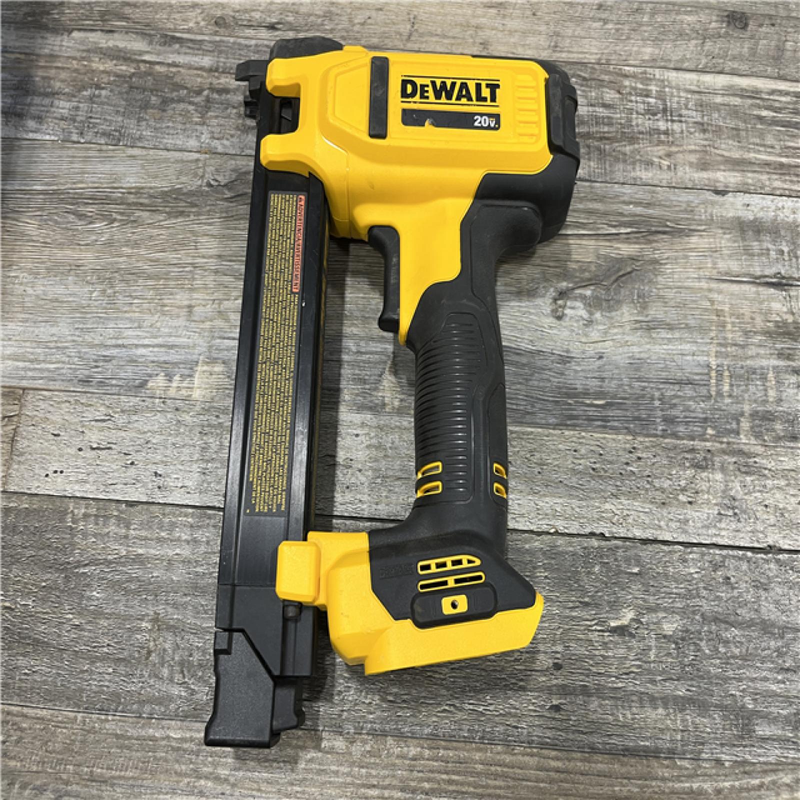 AS-IS DEWALT 20V MAX Lithium-Ion Cordless Cable Stapler Kit