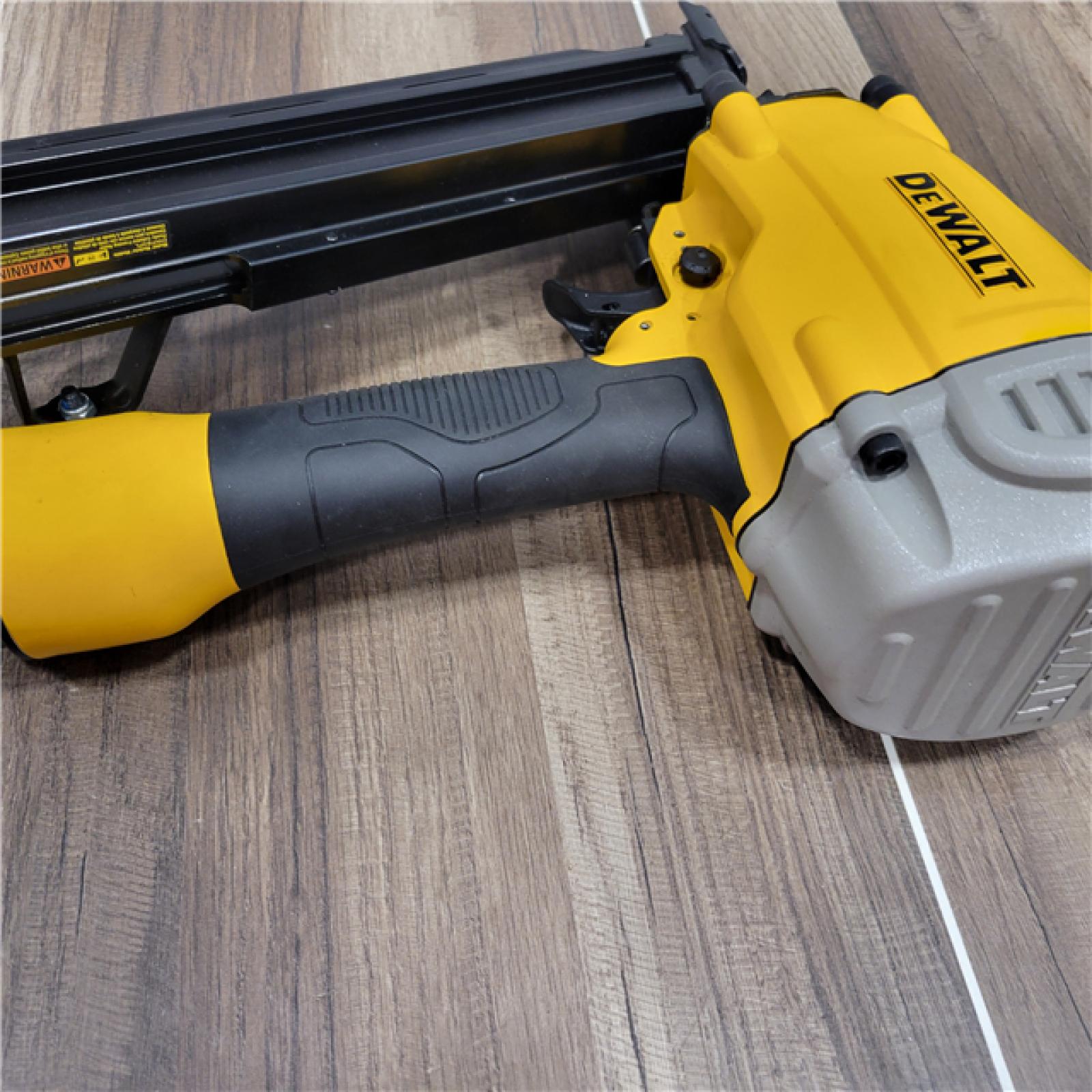 AS-IS DEWALT 21 Pneumatic Collated Framing Nailer