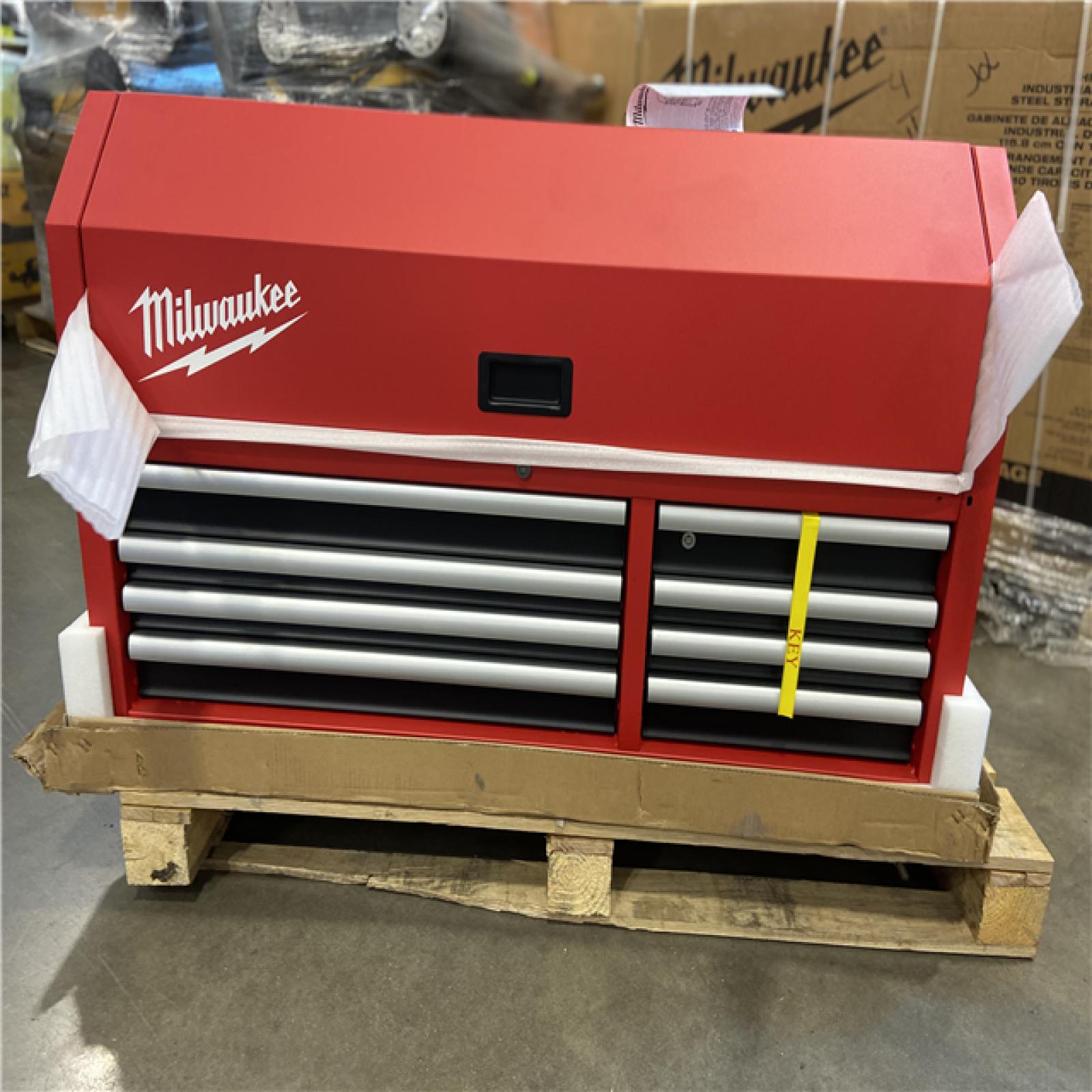 DALLAS LOCATION - Milwaukee High Capacity 46 in. W x 22 in. D 8-Drawer Top Chest