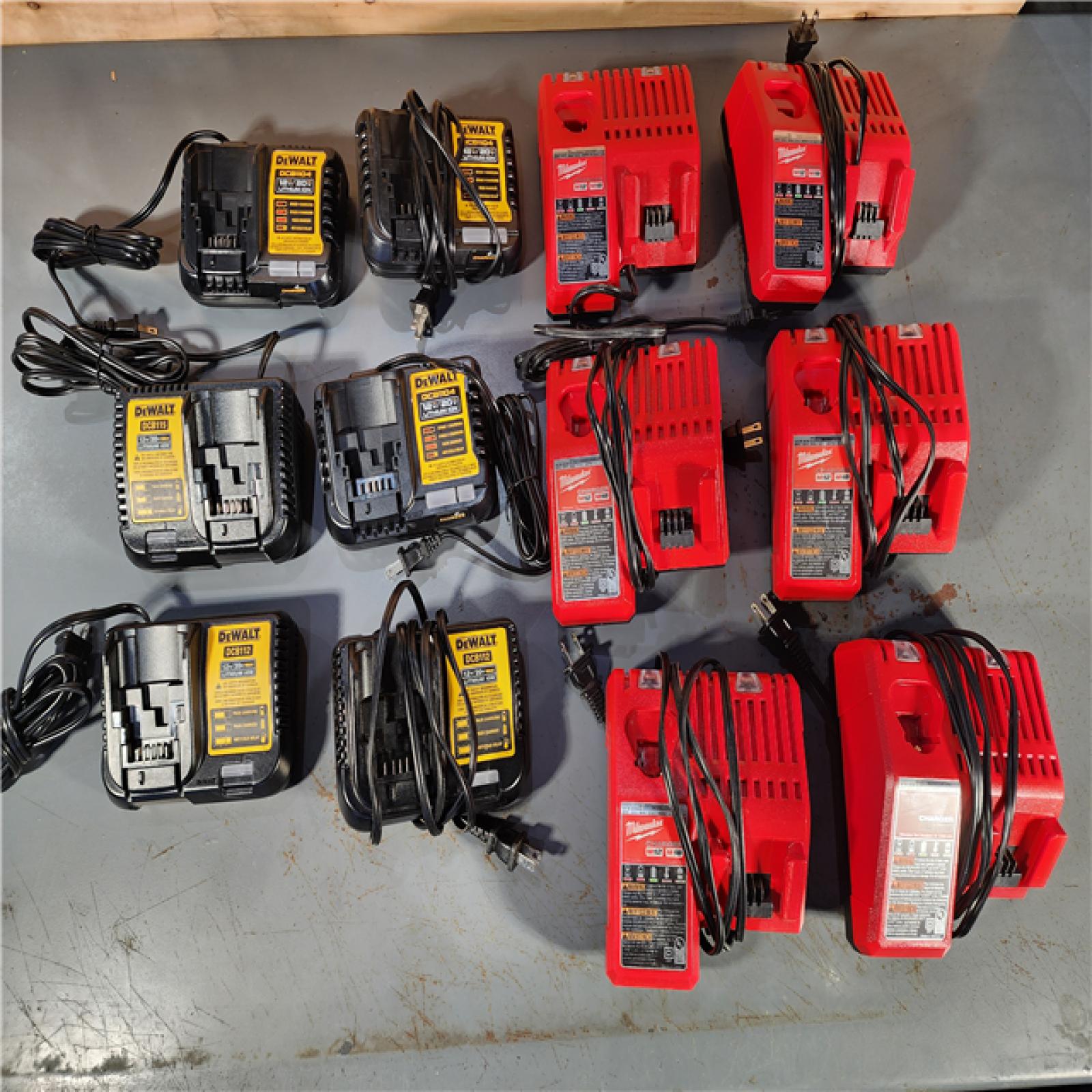 HOUSTON LOCATION - AS-IS BATTERY CHARGER PACK QTY - 12