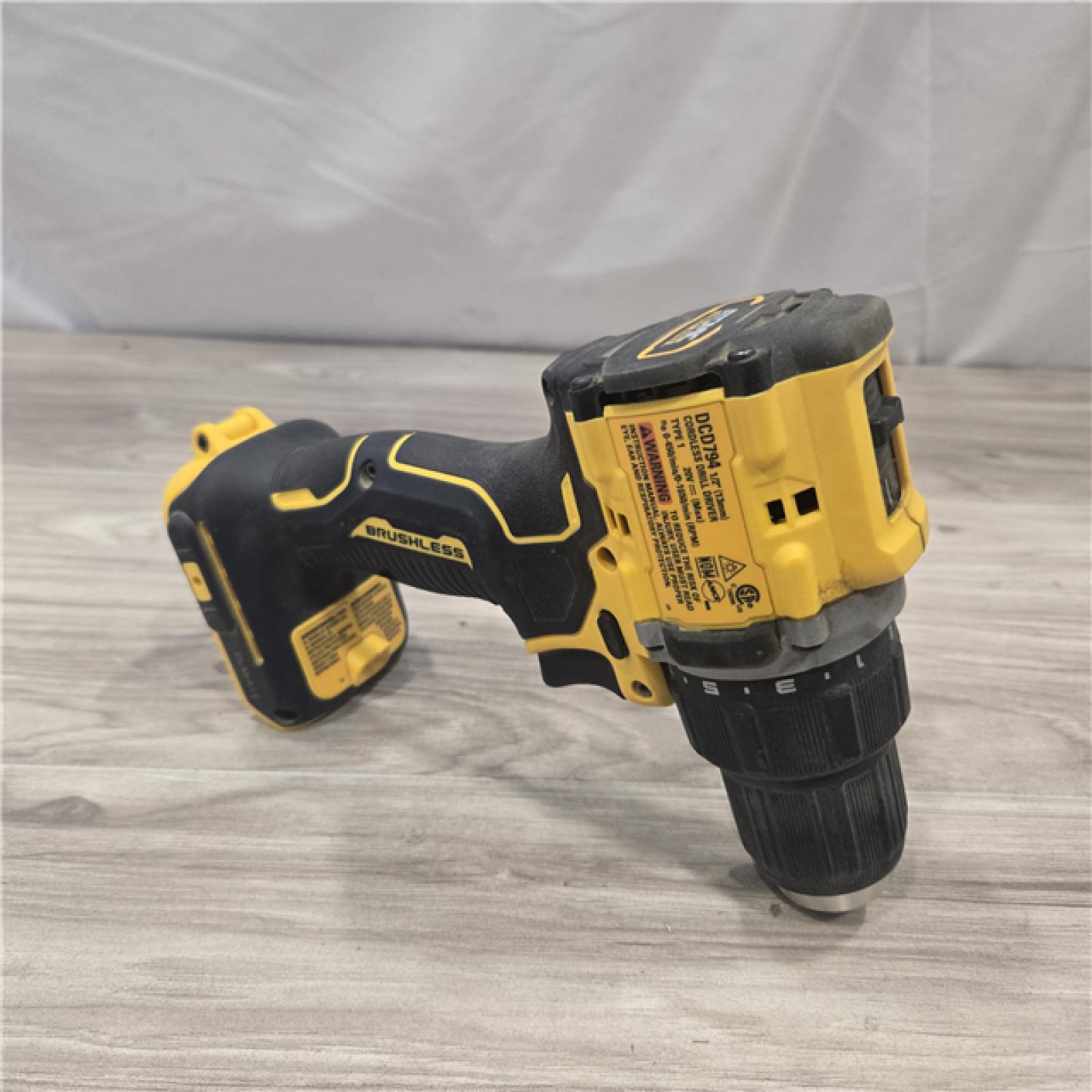 AS-IS Dewalt DCK225D2 20V MAX ATOMIC Compact Cordless Drill Driver and Impact Driver Combo Kit
