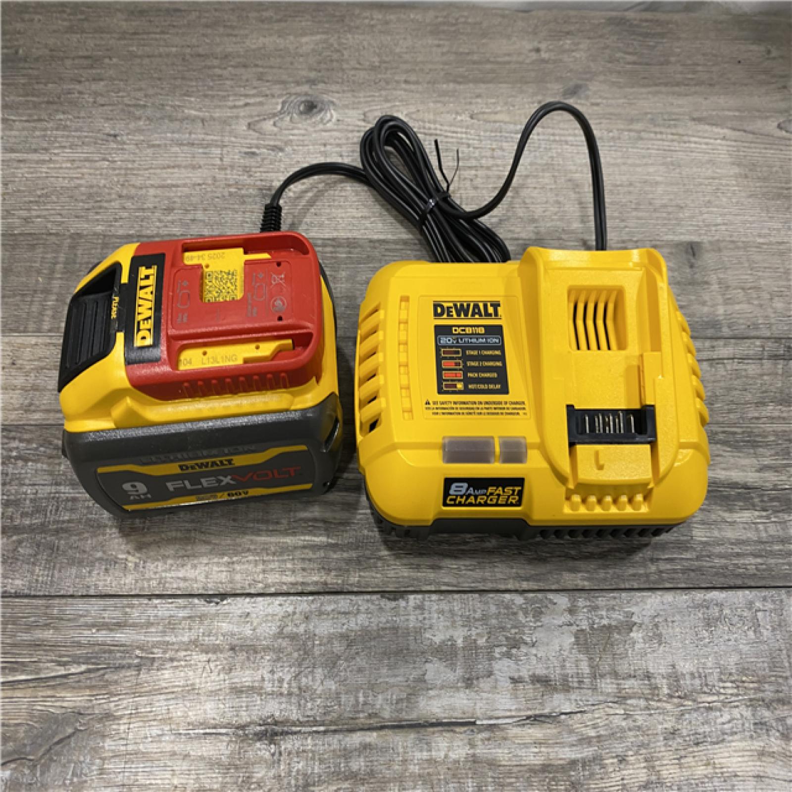 AS-IS DEWALT 20V/60V MAX FLEXVOLT Lithium-Ion 9.0Ah Battery and Charger Starter Kit