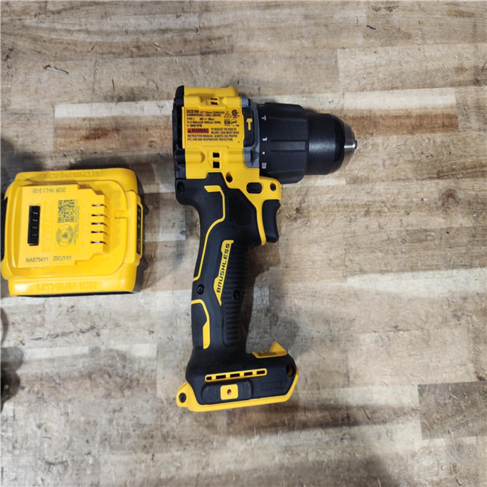 HOUSTON LOCATION - AS - IS DEWALT ATOMIC 20V Lithium-Ion Cordless 1/2 in. Hammer Drill Kit