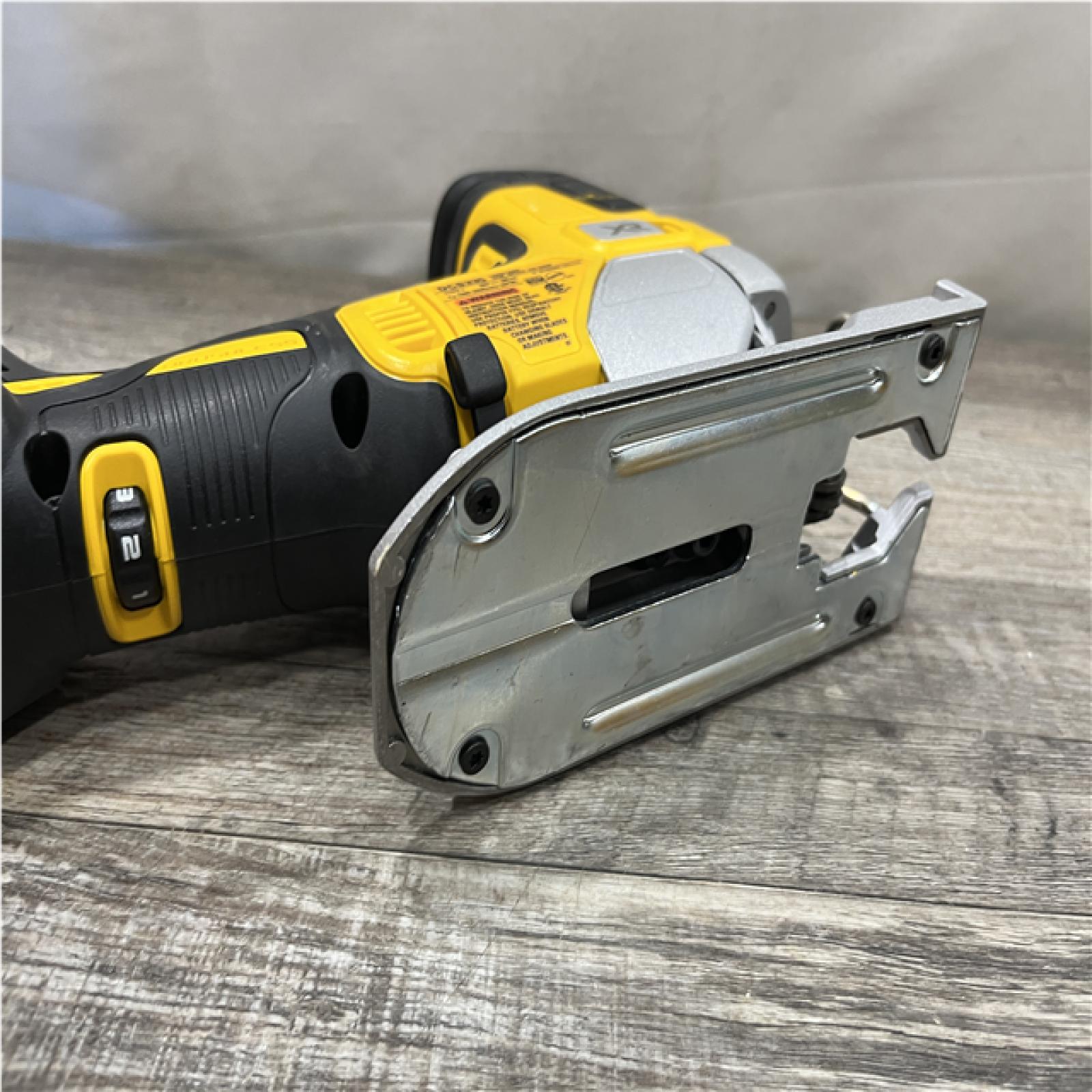 AS-IS DEWALT 20V MAX XR Cordless Barrel Grip Jigsaw (Tool Only)