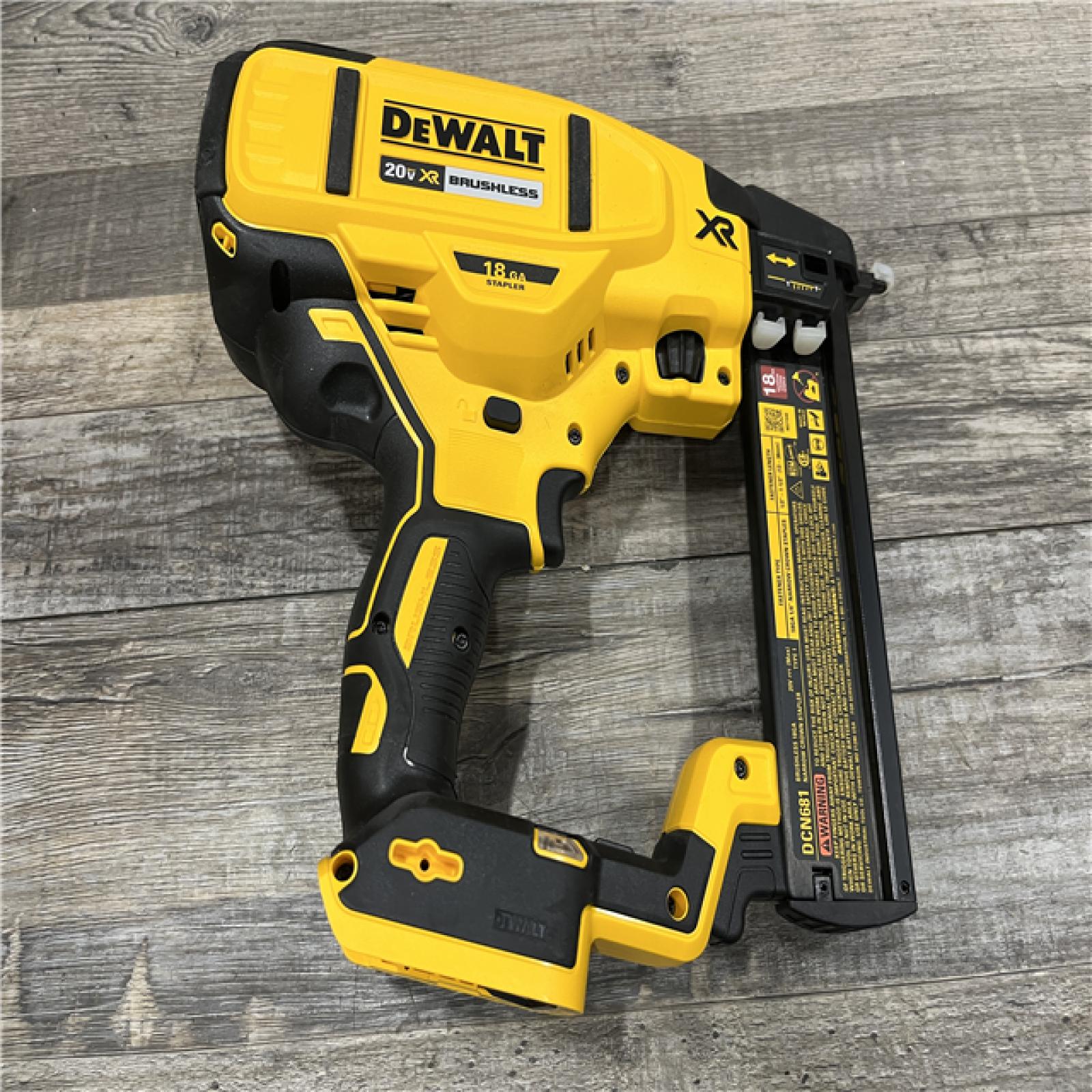 AS-IS DEWALT 20V MAX XR Lithium-Ion Cordless 18-Gauge Narrow Crown Stapler Kit