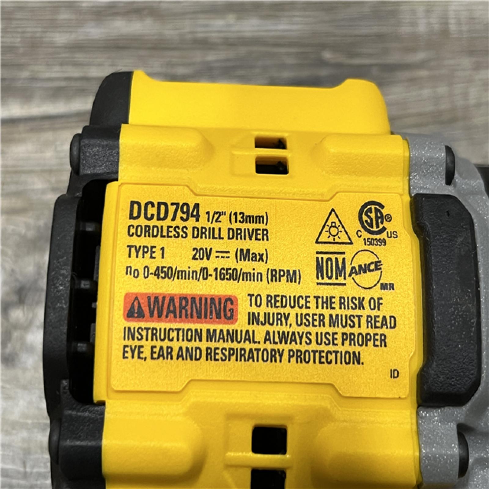 AS-IS DEWALT Atomic 20V Lithium-Ion Cordless Compact 1/2 in. Drill/Driver Kit