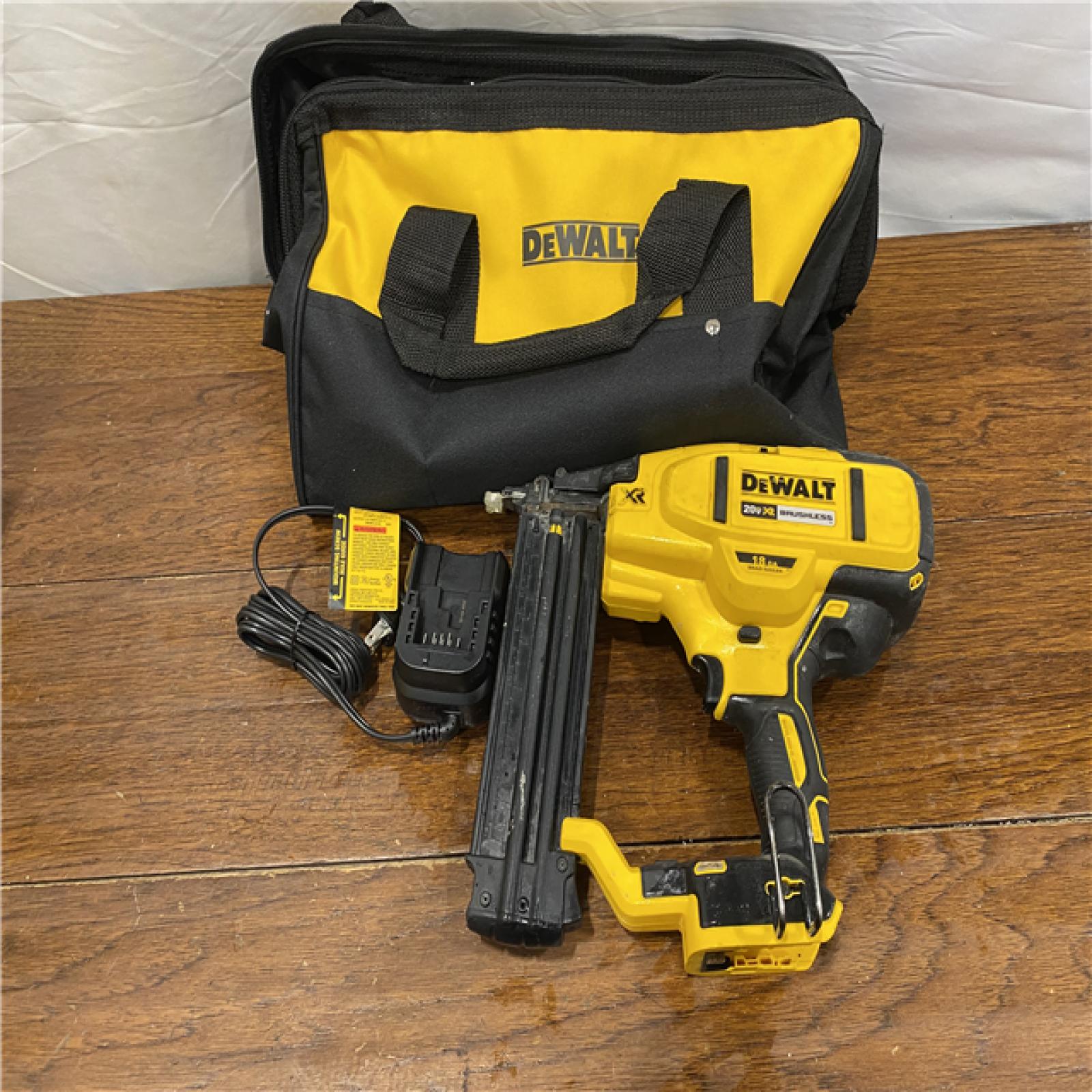 AS-IS DEWALT 20V MAX XR 18 Gauge Brad Nailer Kit