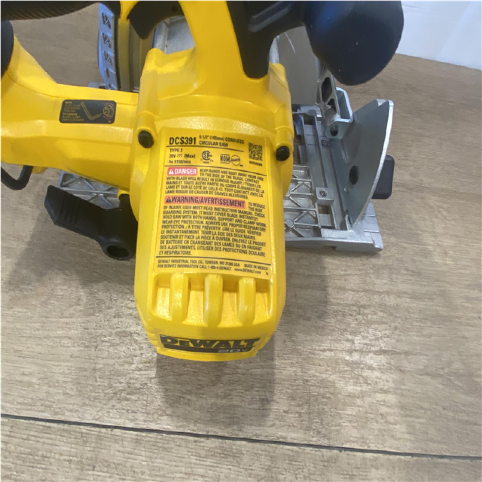 AS-IS DEWALT 20V MAX Cordless 6-1/2 in. Circular Saw Kit
