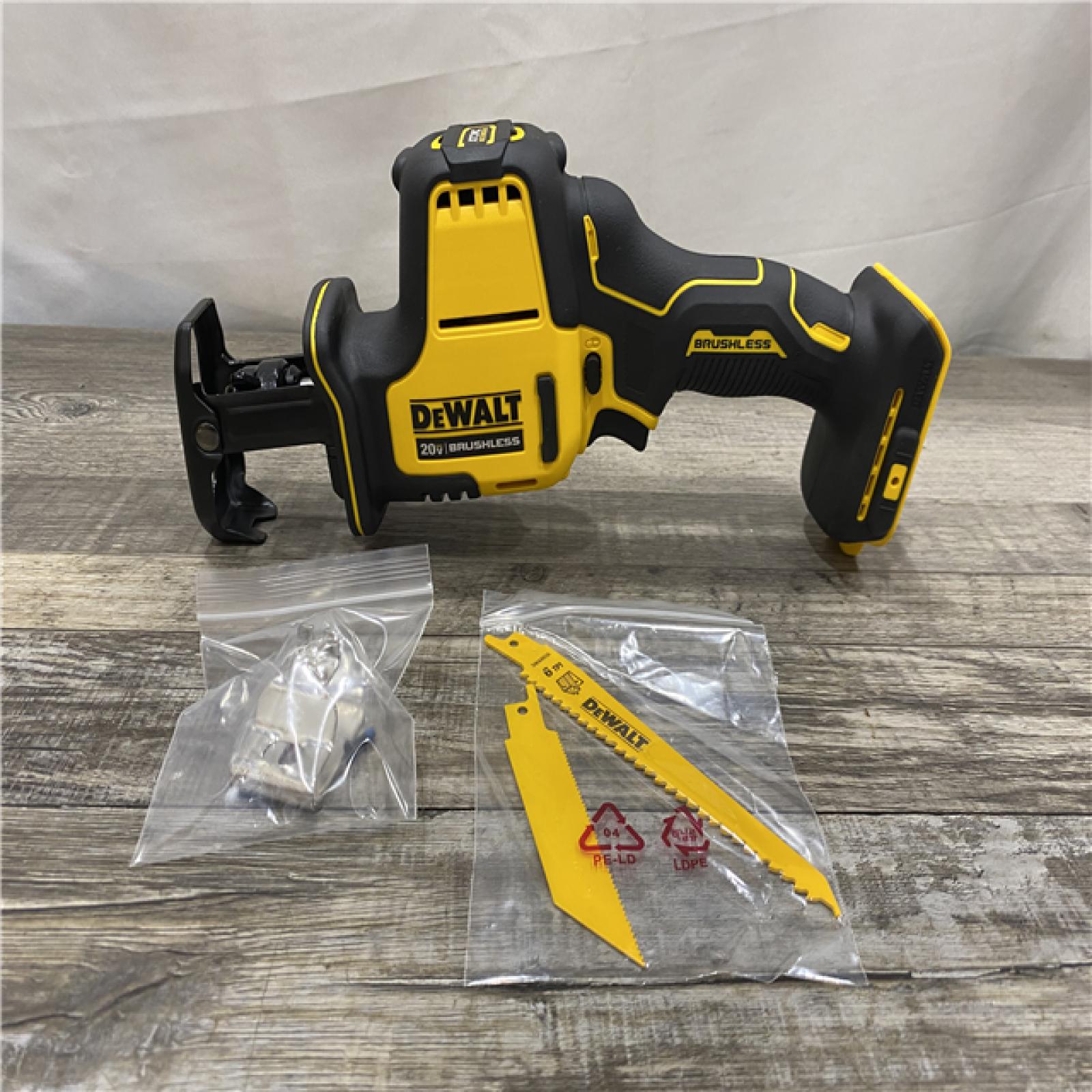 LIKE NEW - DEWALT ATOMIC 20V MAX Cordless Brushless Compact Reciprocating Saw (Tool Only)