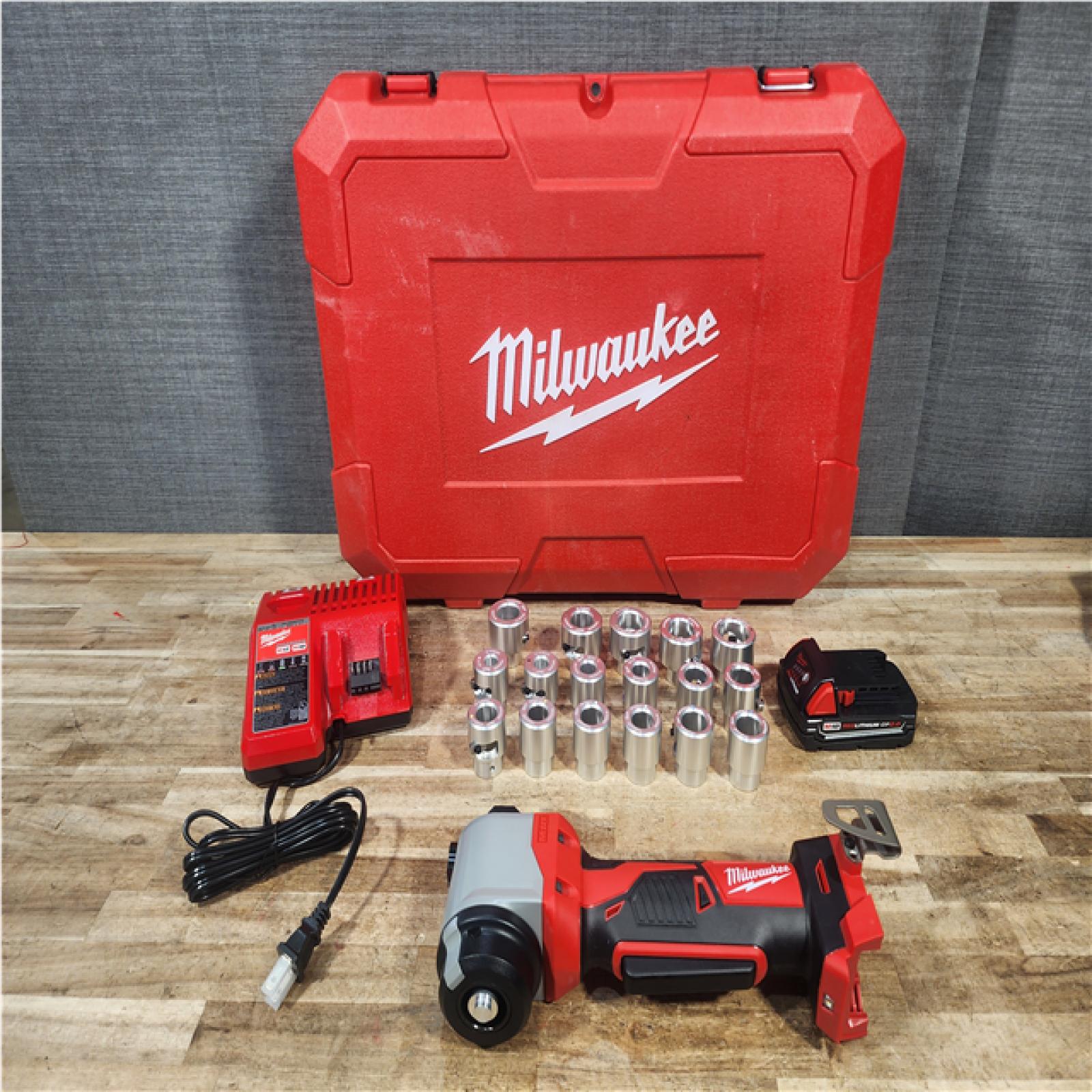 Houston Location AS-IS Milwaukee 2935CU-21S 18V M18 Cable Stripper Kit with 17 Cu THHN / XHHW Bushings 1.5 Ah