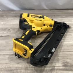 AS-IS DeWalt 15 GA ANGLED FINISH NAILER KIT