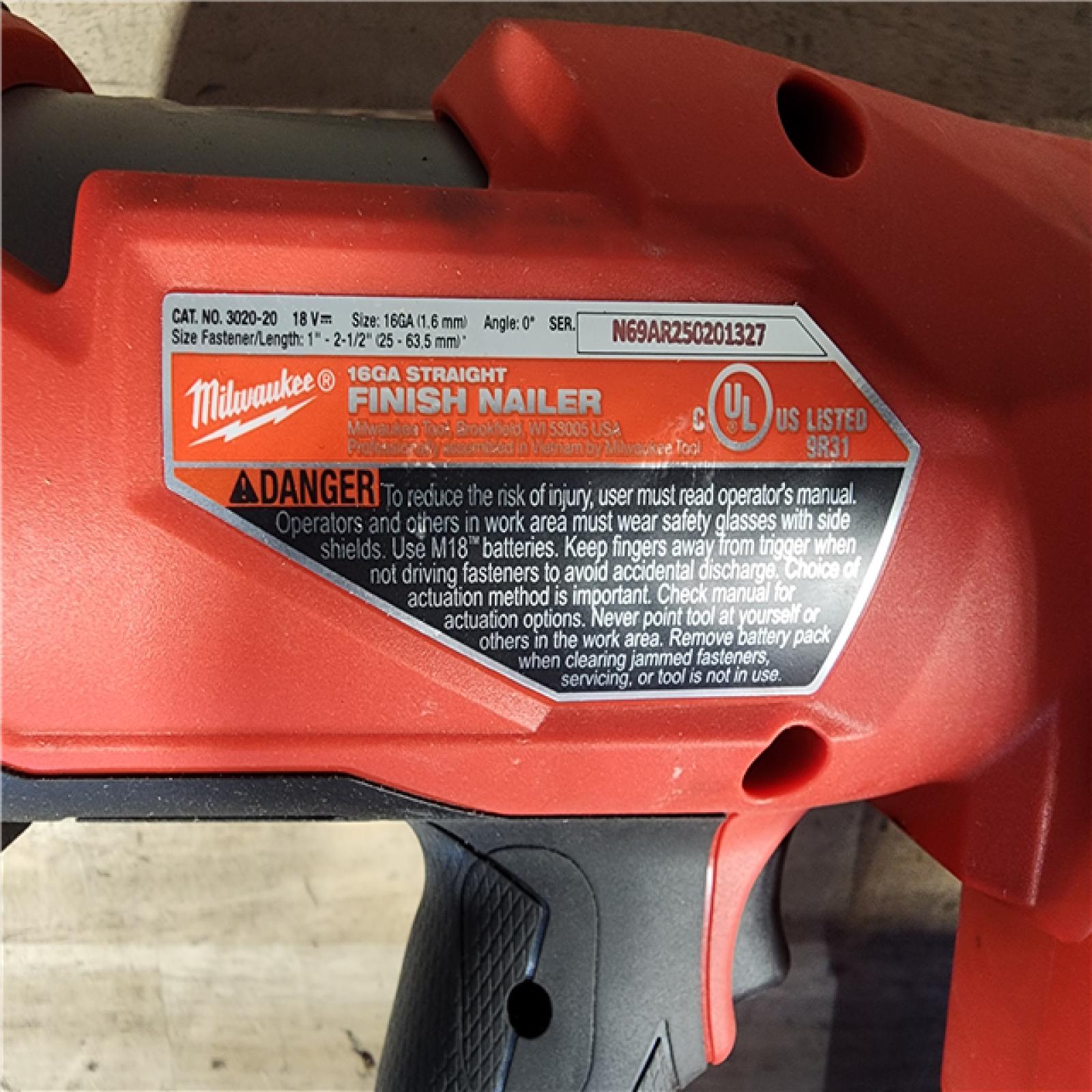 HOUSTON LOCATION - AS-IS Milwaukee Tool Cordless Finish Nail Gun 18 V 3020-20 (TOOL ONLY)
