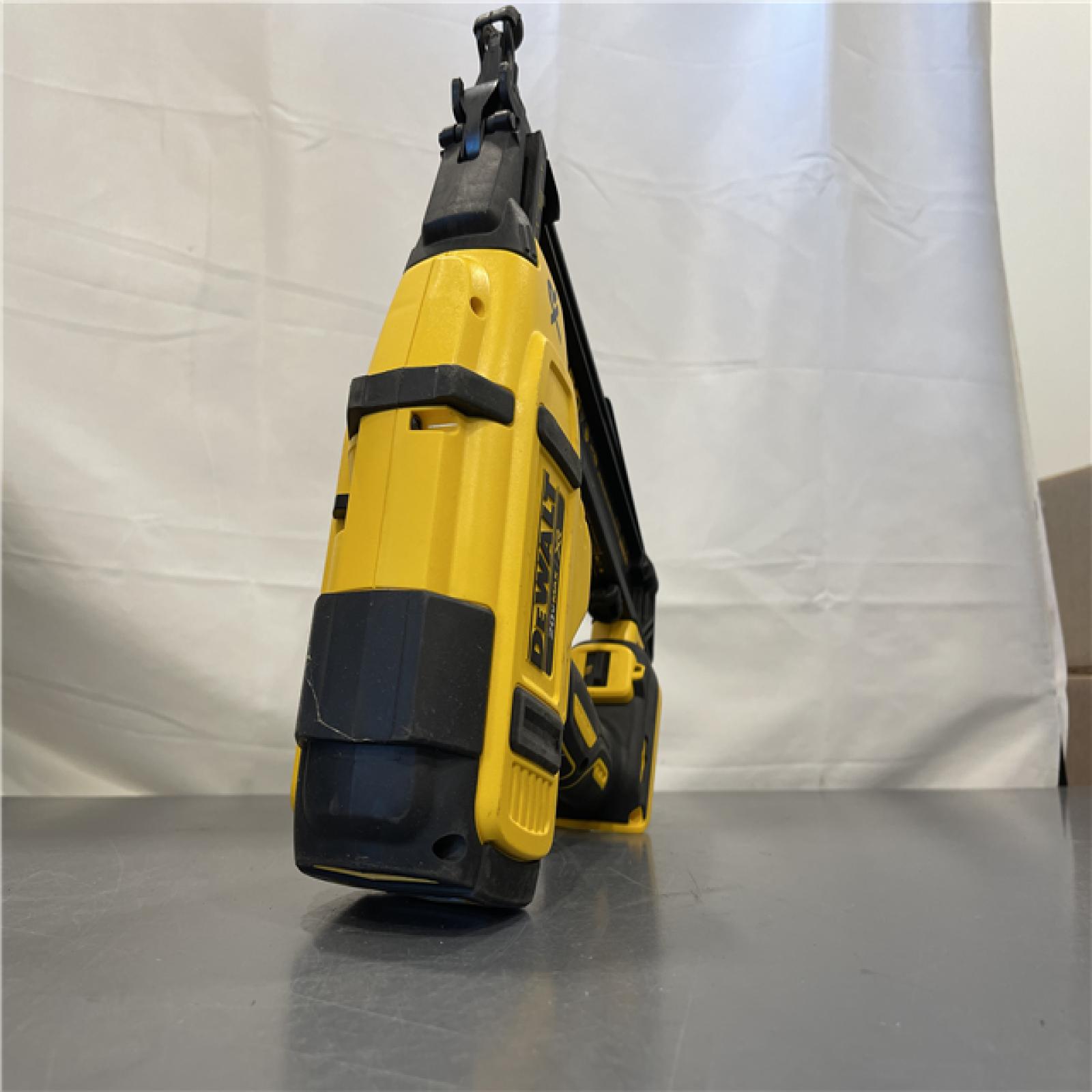 AS-IS - DeWalt 20V 16 Gauge Cordless Angled Finish Nailer Kit W/ 2Ah Battery
