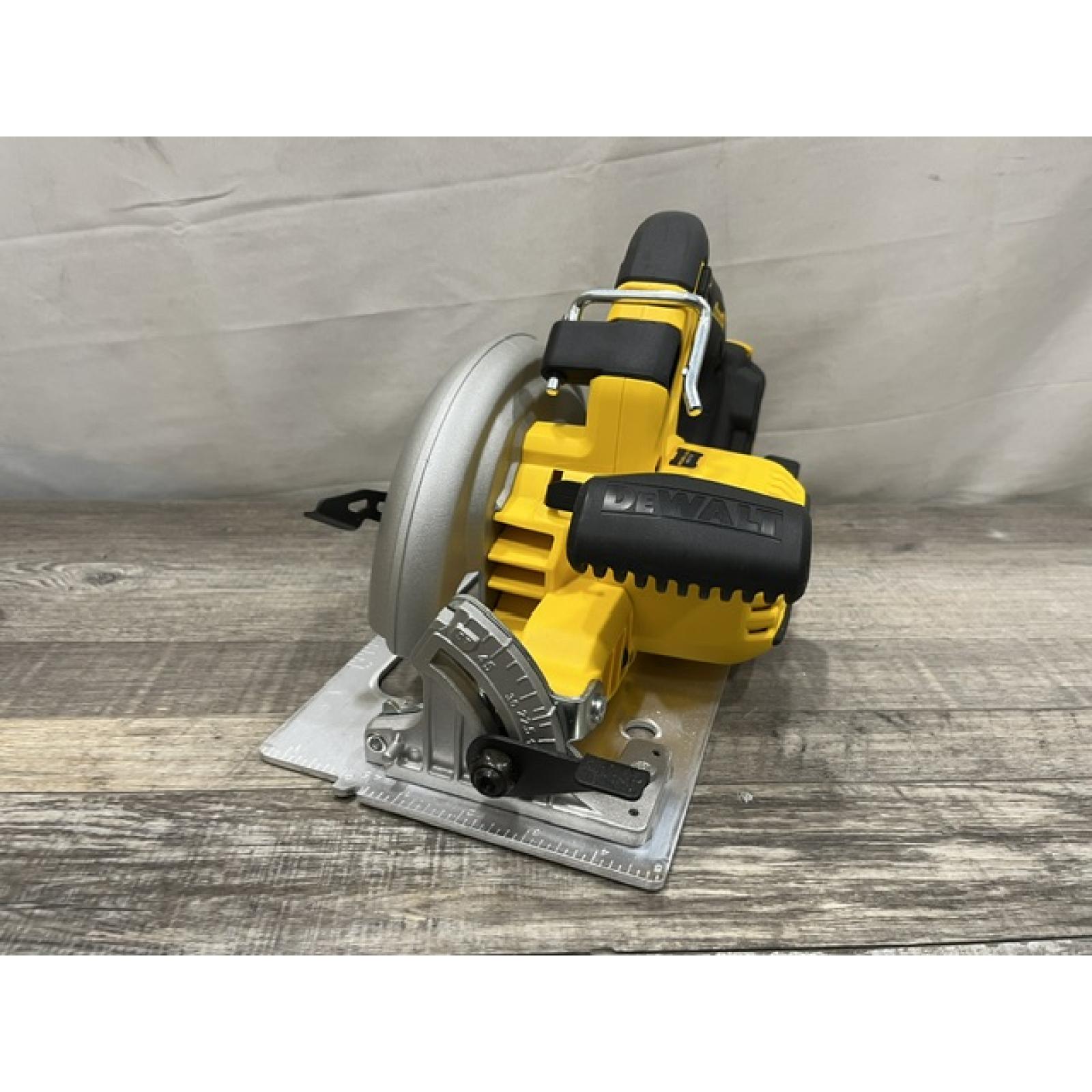 AS-IS DEWALT 20-Volt MAX 7-1/4 in. Cordless Circular Saw (Tool Only)