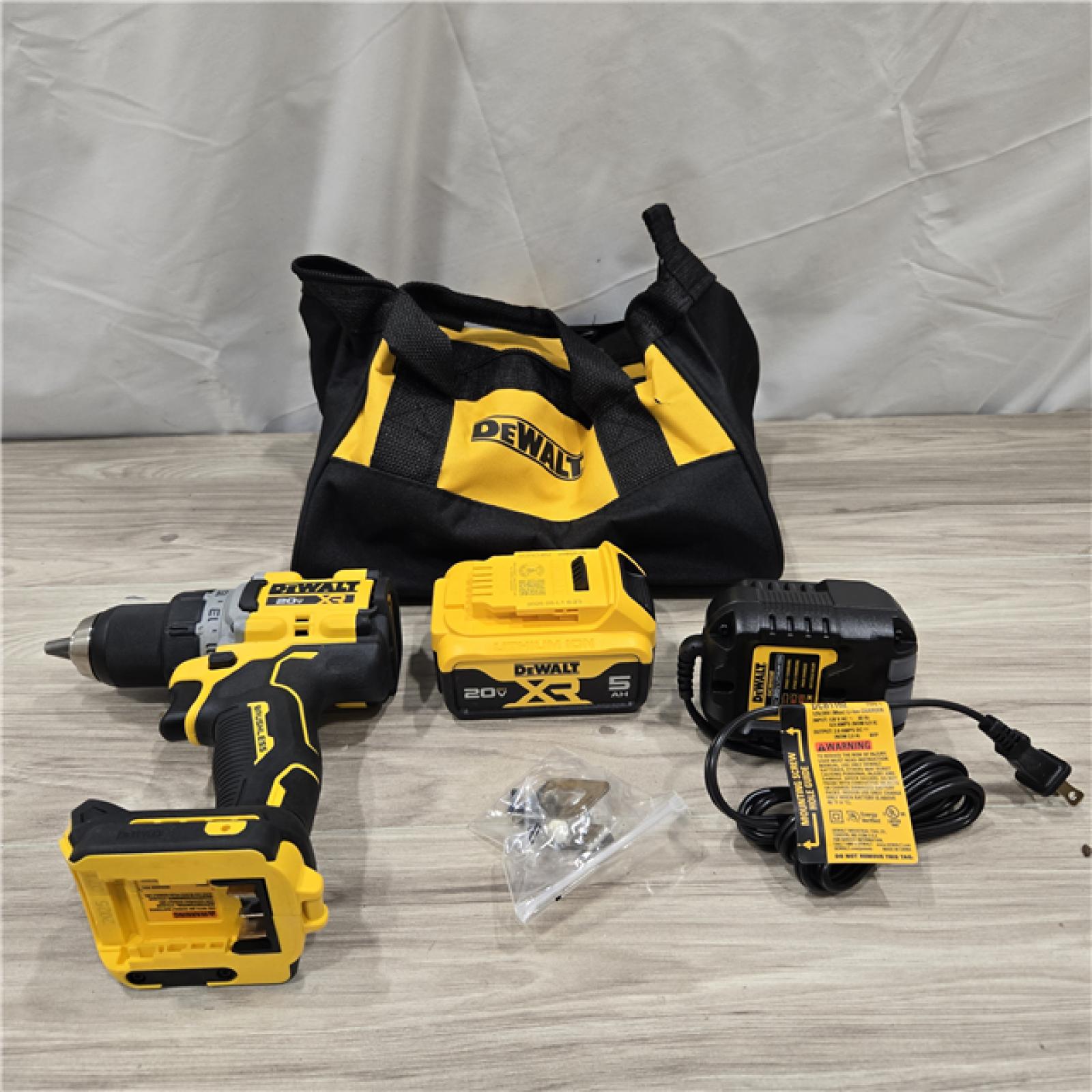 AS-IS DEWALT 20V MAX XR Brushless Cordless 1/2 Drill/Driver Kit