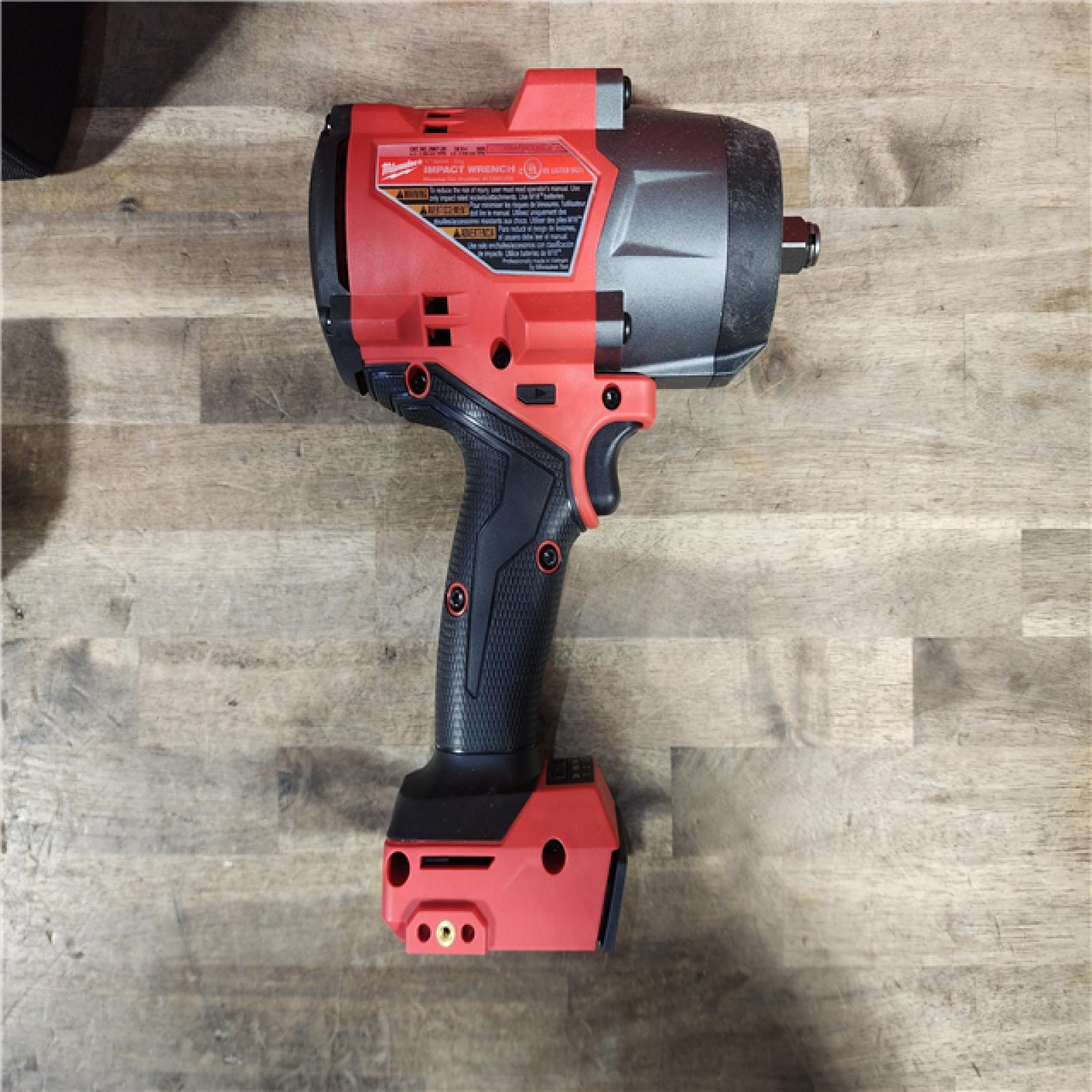 HOUSTON LOCATION - AS-IS (APPEARS LIKE NEW) Milwaukee M18 1/2 in. Cordless Brushless High Torque Impact Wrench Kit (Battery & Charger)