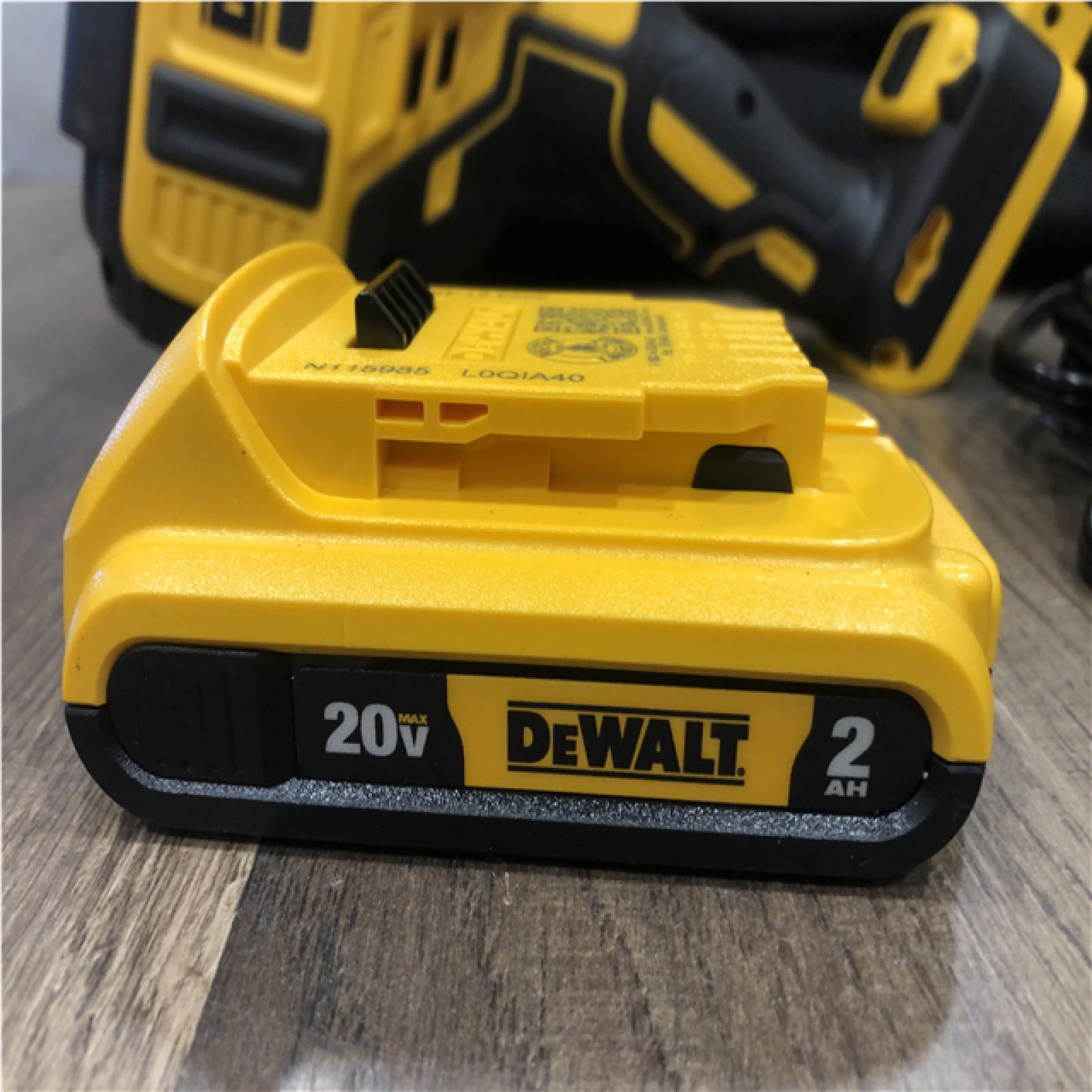 AS-IS DEWALT 20V MAX XR 16-Gauge Electric Cordless Angled Finishing Nailer Kit