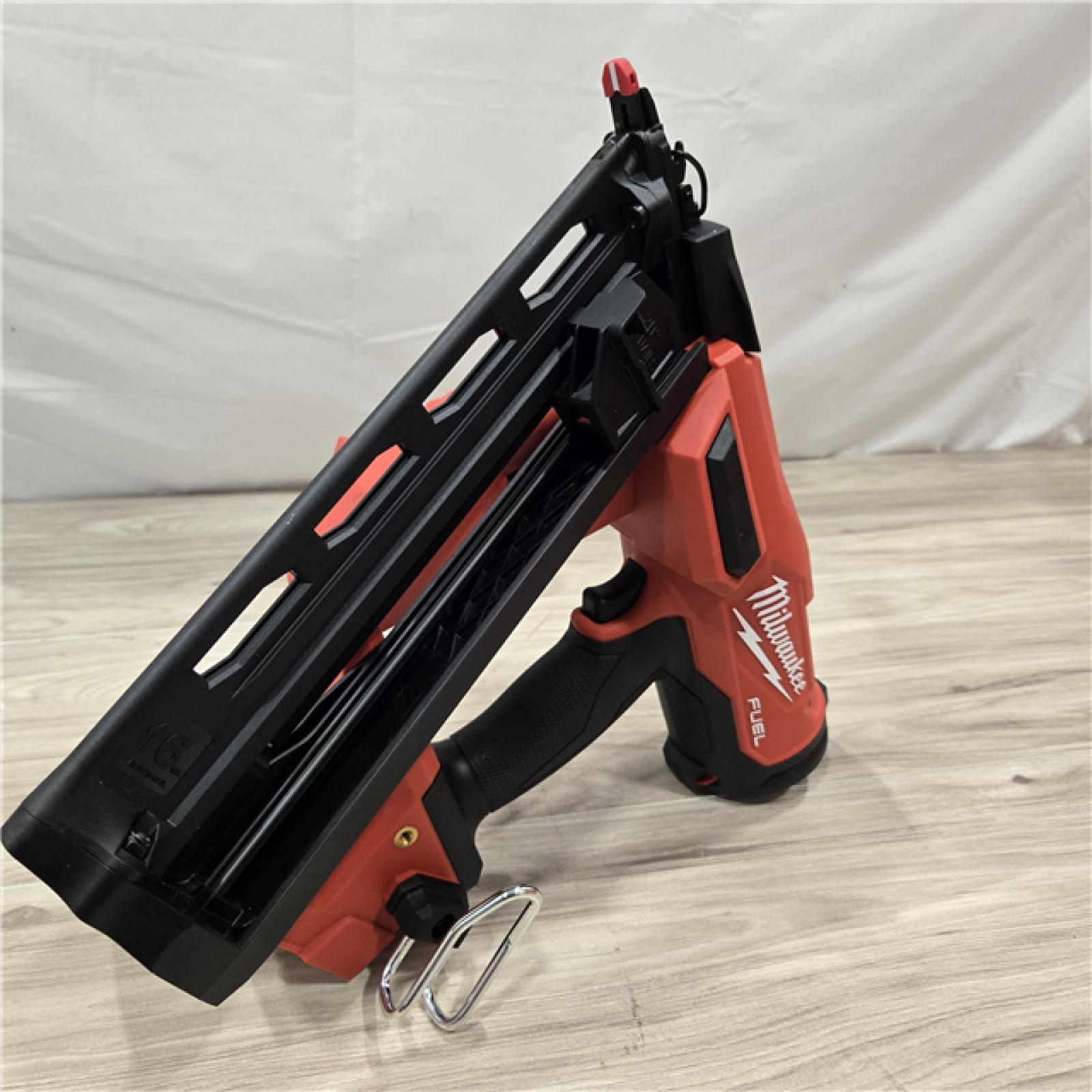 LIKE NEW! - Milwaukee 2841-20 18V Cordless Gen II 16 Gauge Angled Finish Nailer (Tool Only)