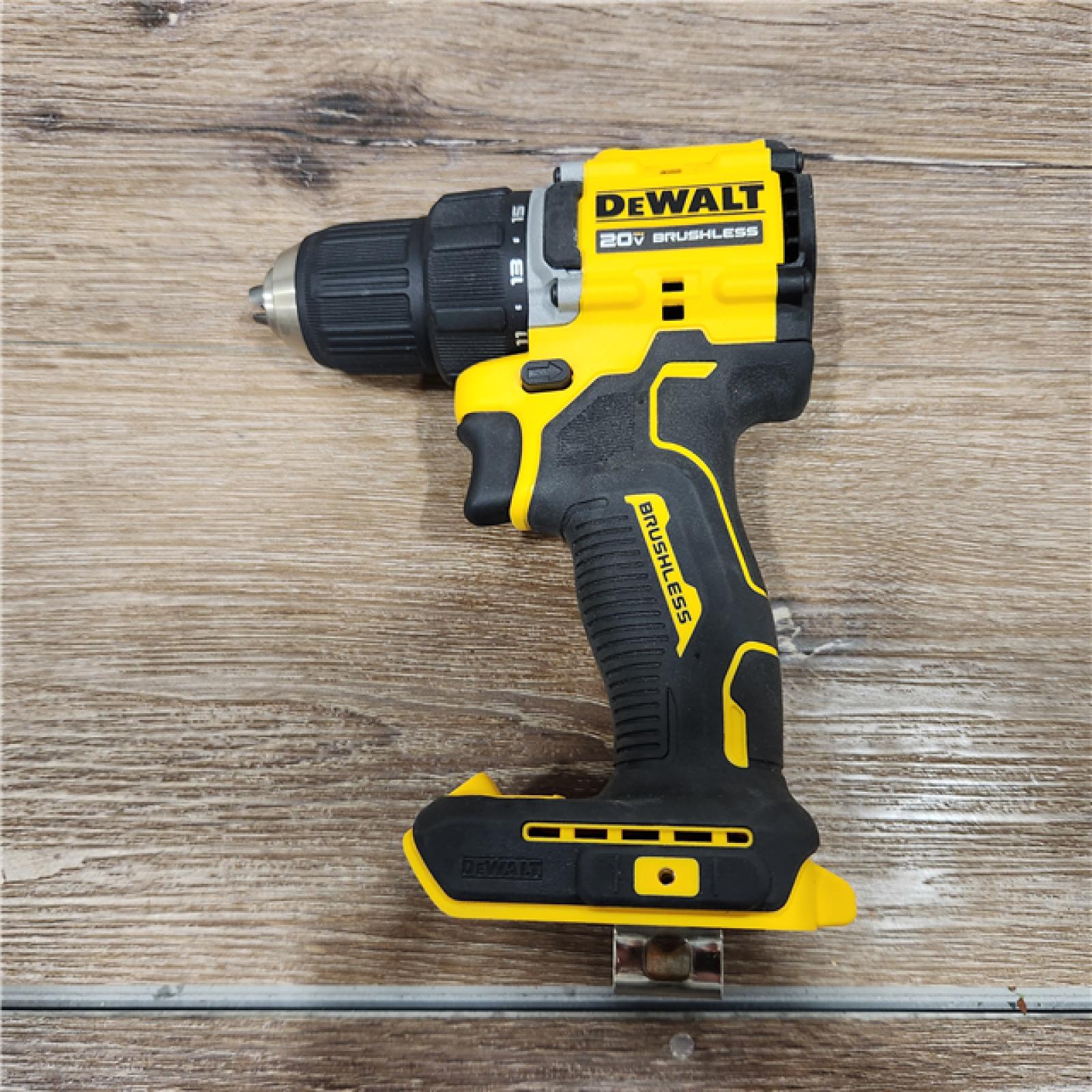 AS-IS DEWALT 20V MAX XR Brushless Cordless Lithium-Ion 1/2 Drill/Driver Kit