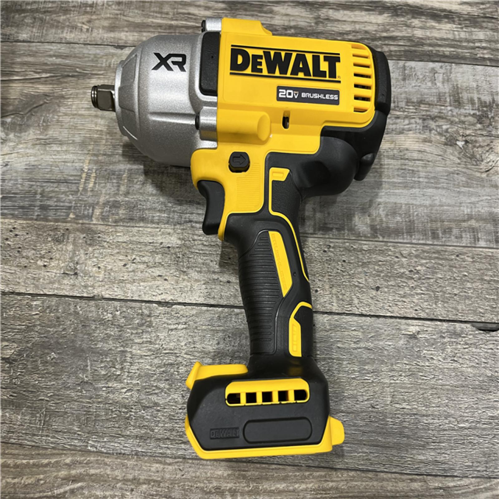 AS-IS DEWALT 20V MAX Lithium-Ion Cordless 1/2 in. Impact Wrench Kit