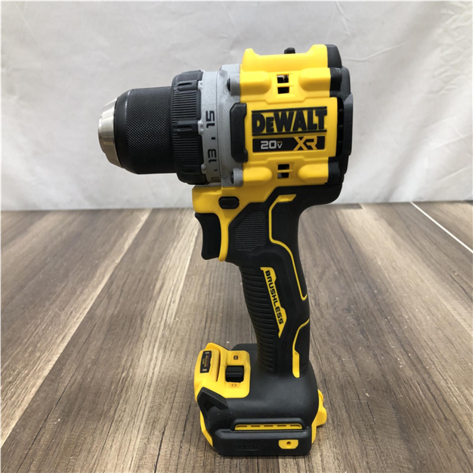 AS-IS DEWALT 20V XR Lithium-Ion Cordless Brushless 1/2 in. Drill/Driver Kit
