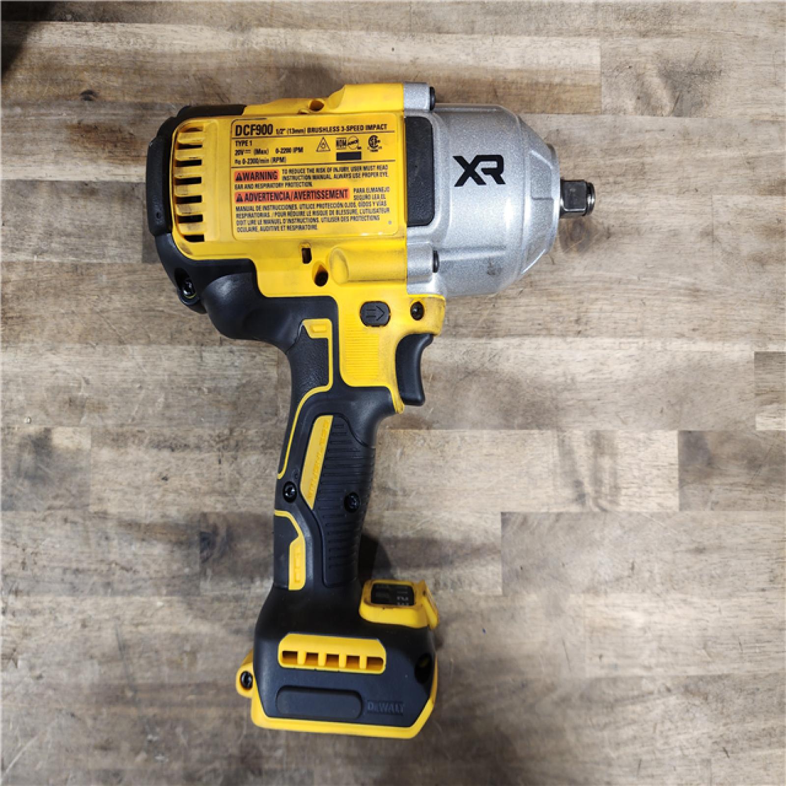 HOUSTON LOCATION - AS-IS Dewalt 20V MAX Lithium-Ion Cordless 1/2 in. Impact Wrench Kit