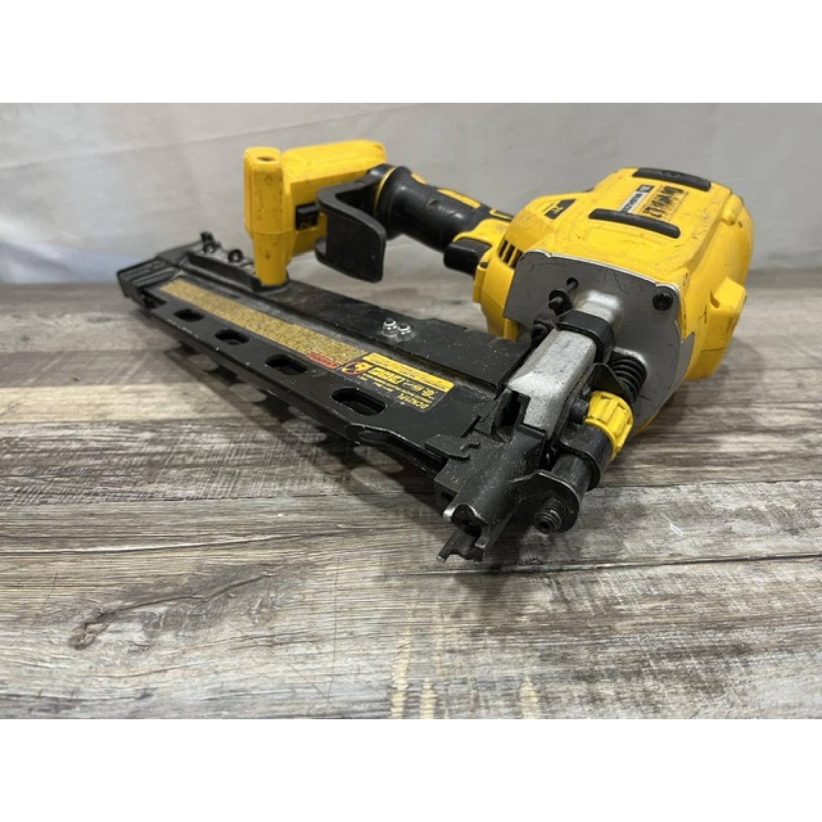 AS-IS DEWALT 20V MAX XR Lithium-Ion Electric Cordless Brushless 2-Speed 21° Plastic Collated Framing Nailer (Tool Only)