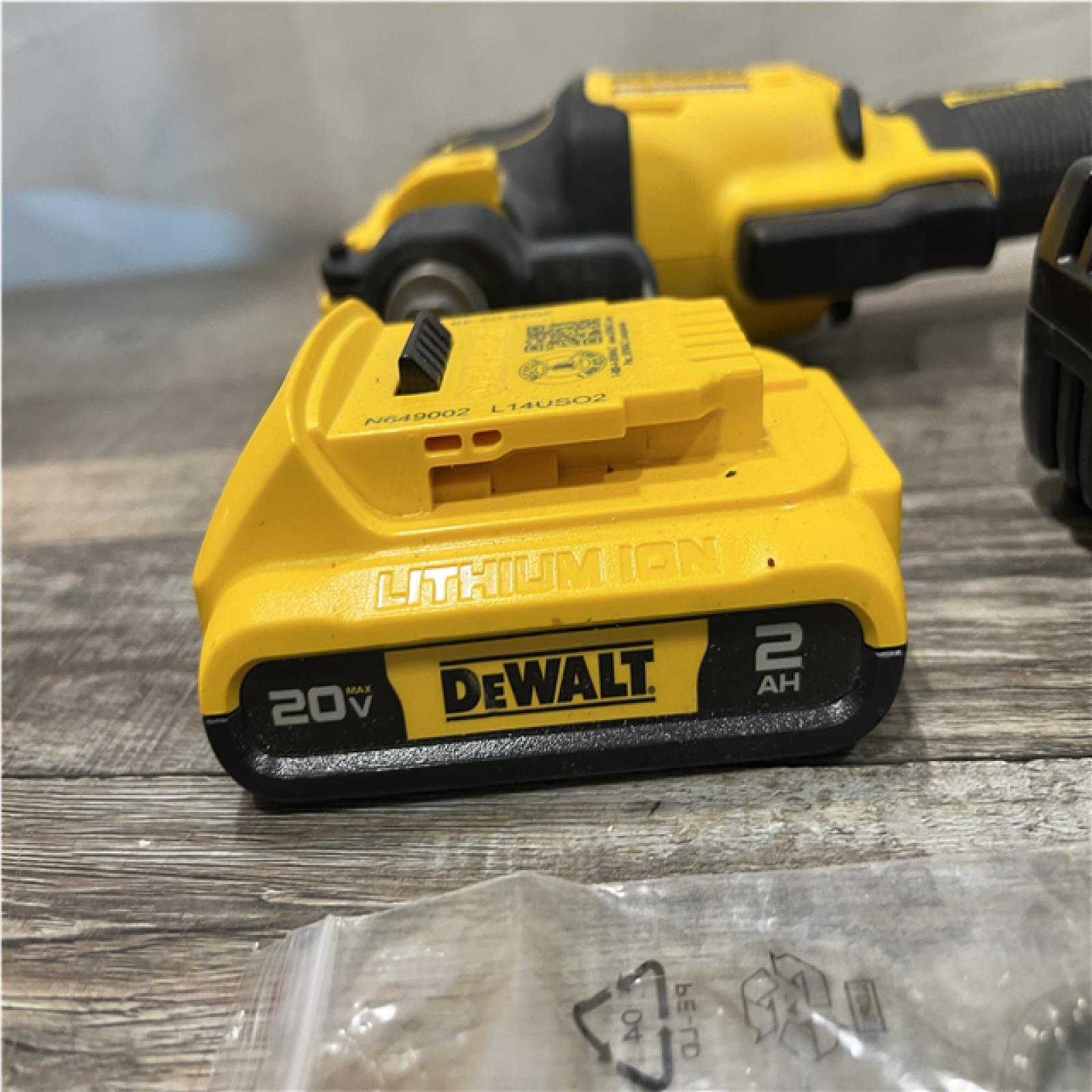 AS-IS DEWALT ATOMIC 20V MAX Cordless Brushless Oscillating Multi Tool Kit