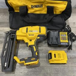 AS-IS DEWALT 20V MAX XR Lithium-Ion 16-Gauge Cordless Finish Nailer Kit