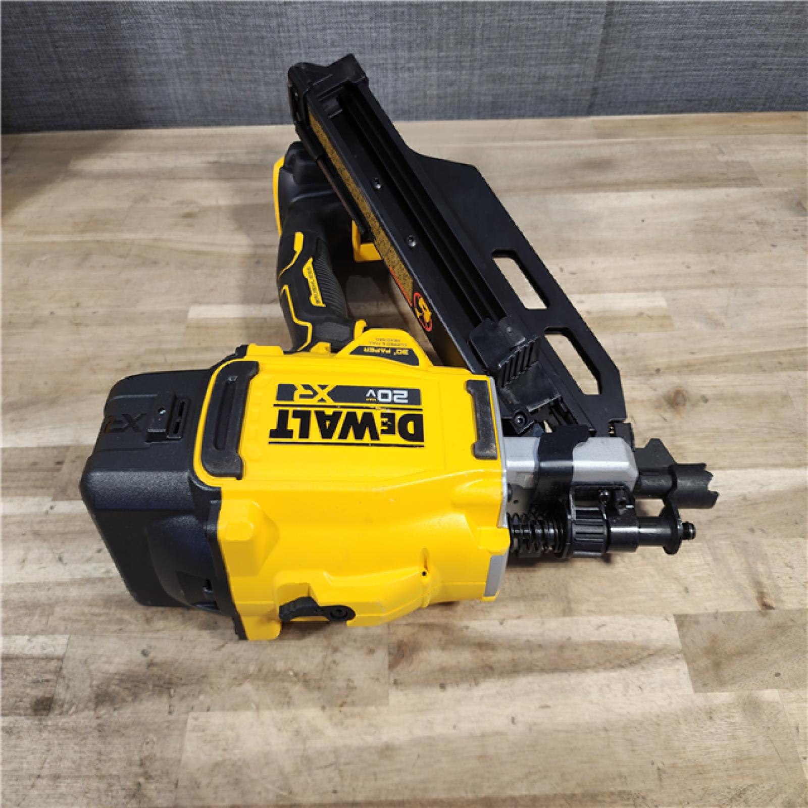 HOUSTON LOCATION - AS-IS DEWALT 20-Volt 30° Cordless Framing Nailer (Tool-Only)