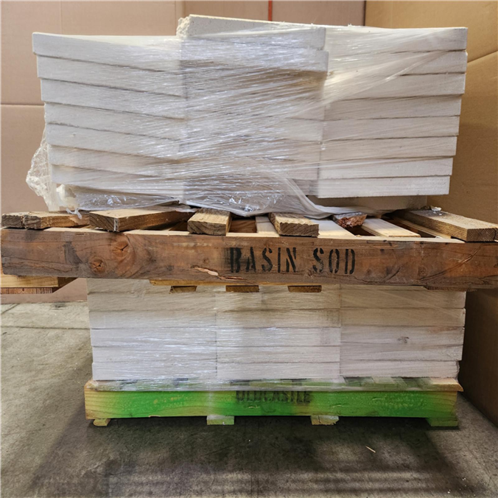 Phoenix AS-IS Oldcastle 15.75 in. x 15.75 in. x 1.75 in. White Concrete Step Stone (80- Piece Pallet)
